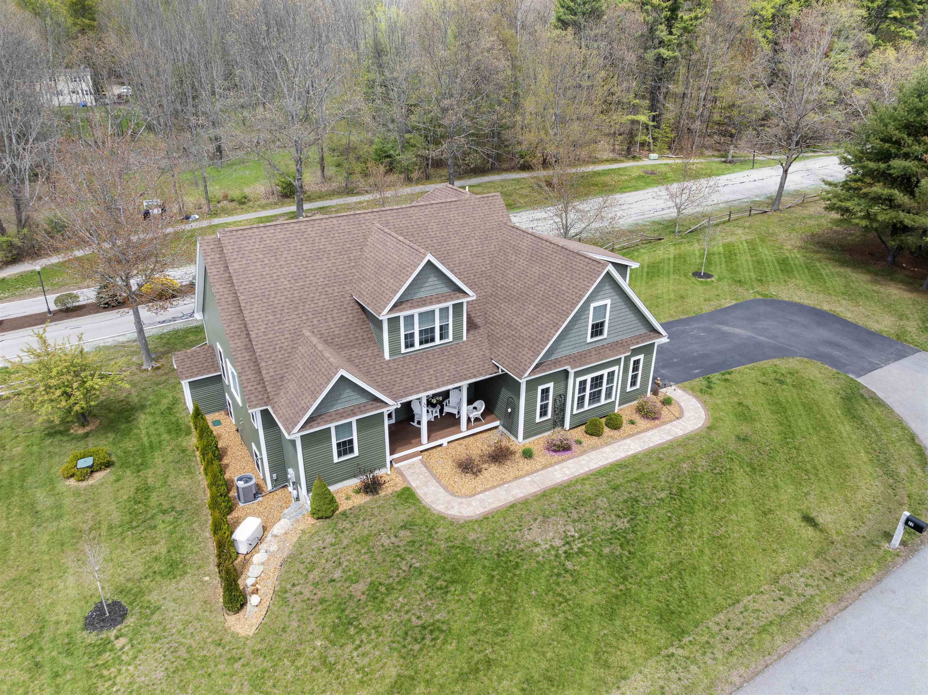 22 Darwin Pl, Laconia, NH 03246