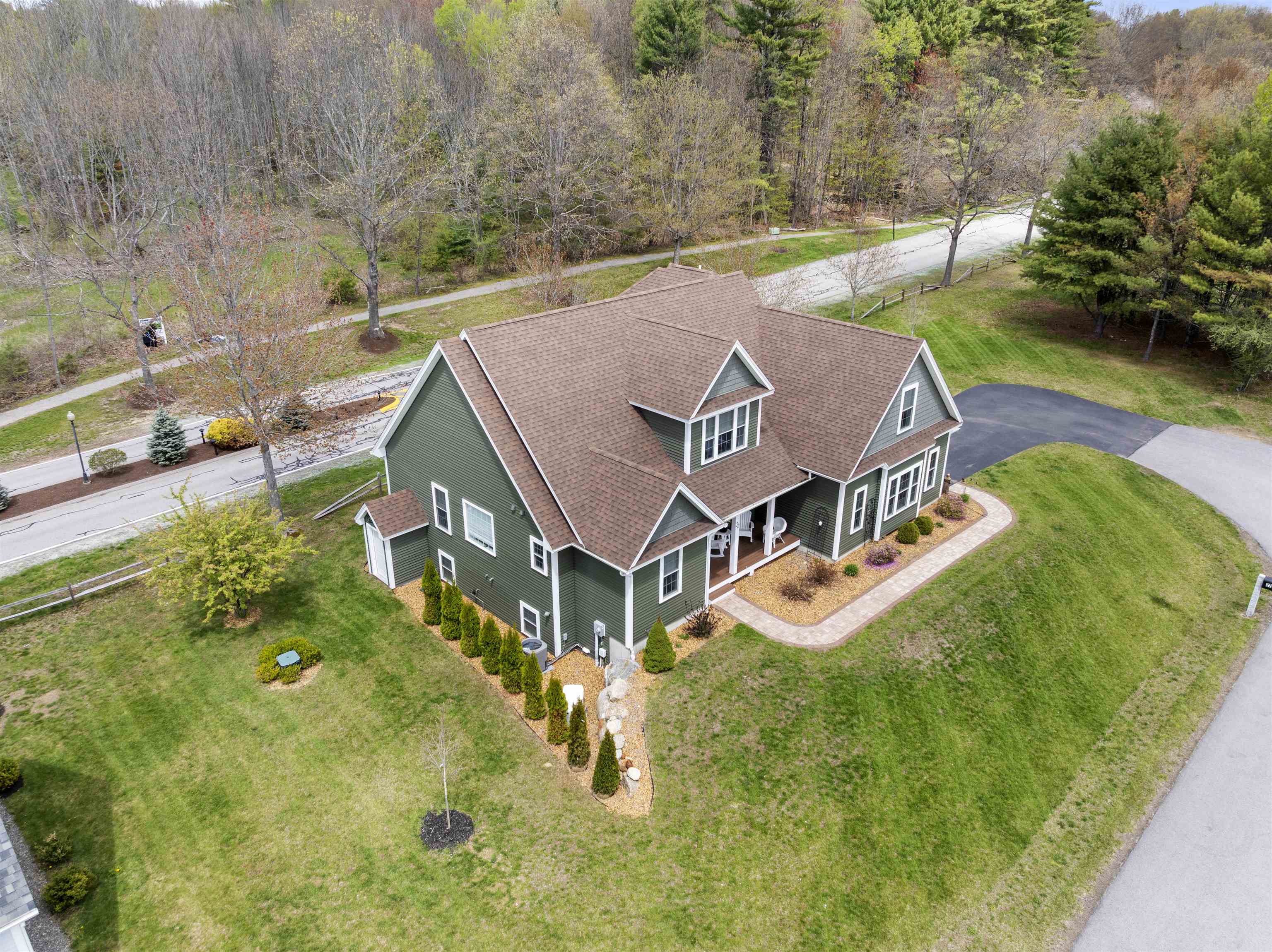 22 Darwin Pl, Laconia, NH 03246