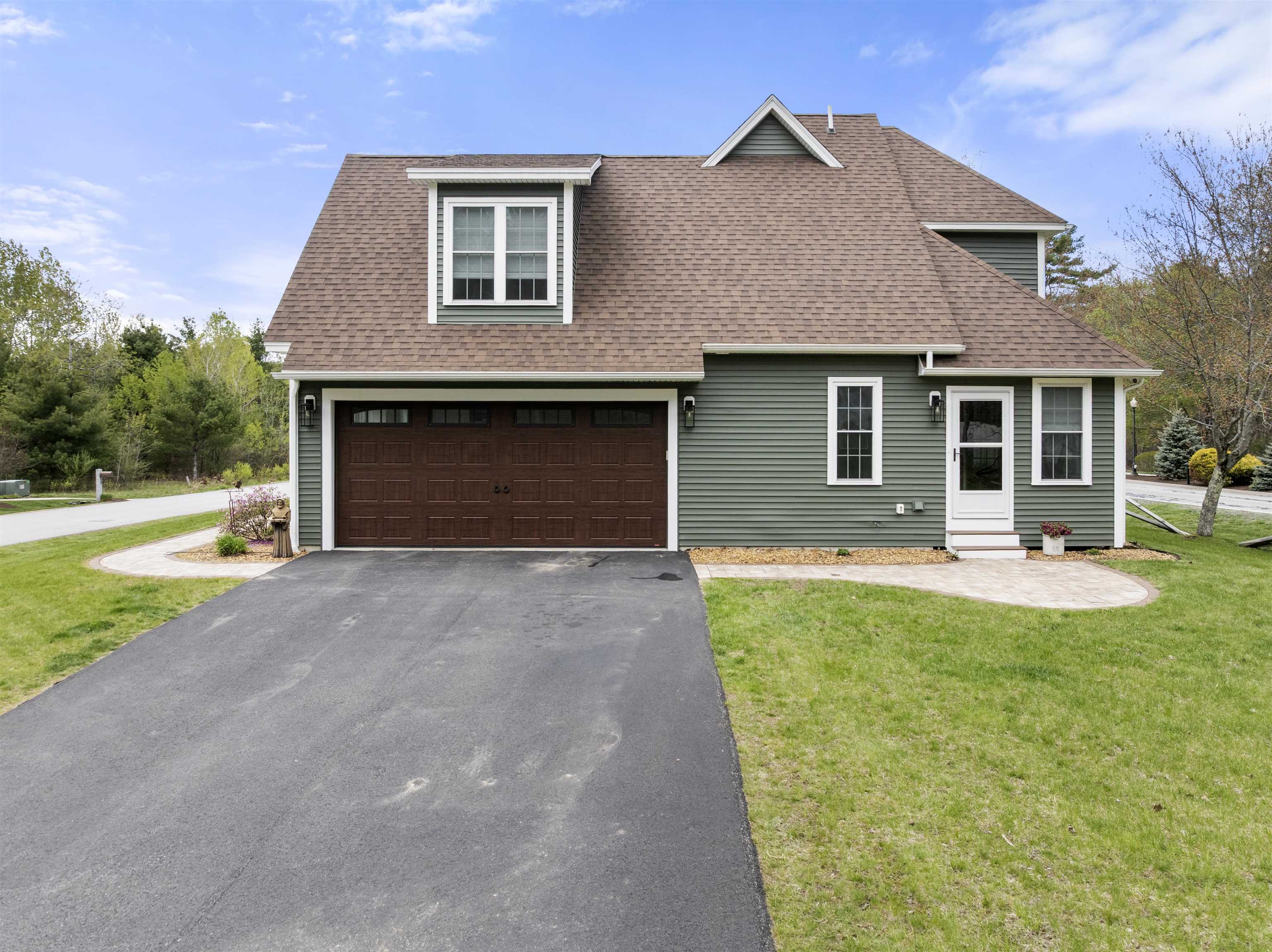 22 Darwin Pl, Laconia, NH 03246