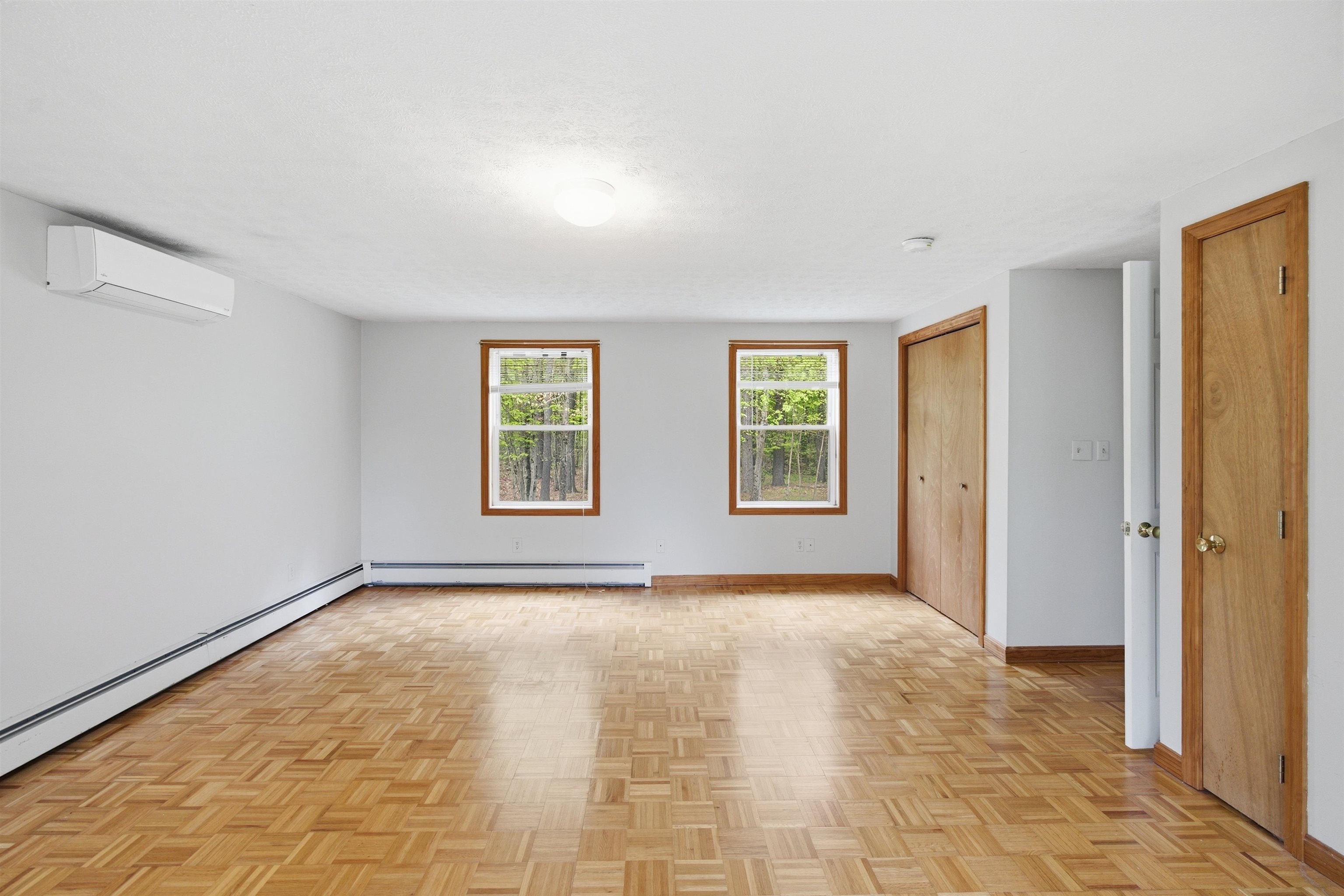 34 West Rd, Londonderry, NH 03053