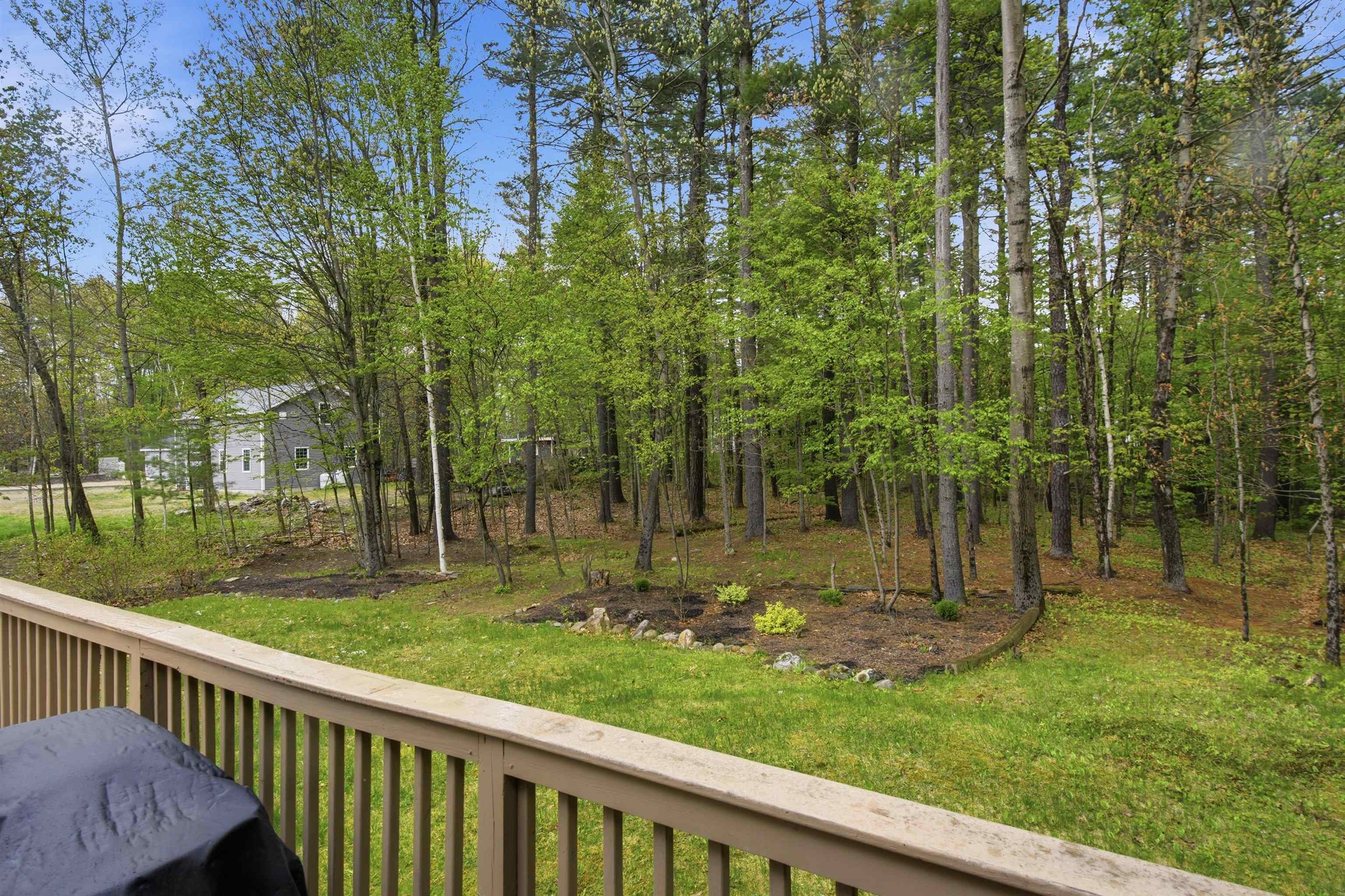 34 West Rd, Londonderry, NH 03053