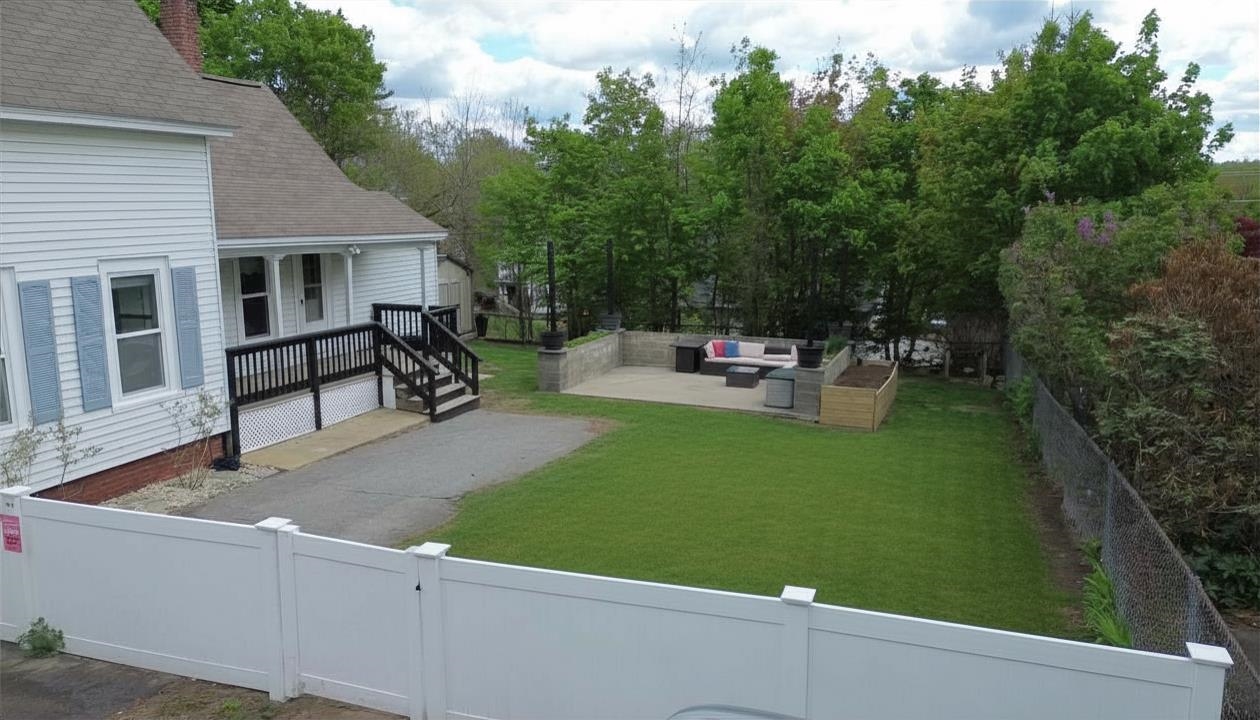 19 High St, Derry, NH 03038