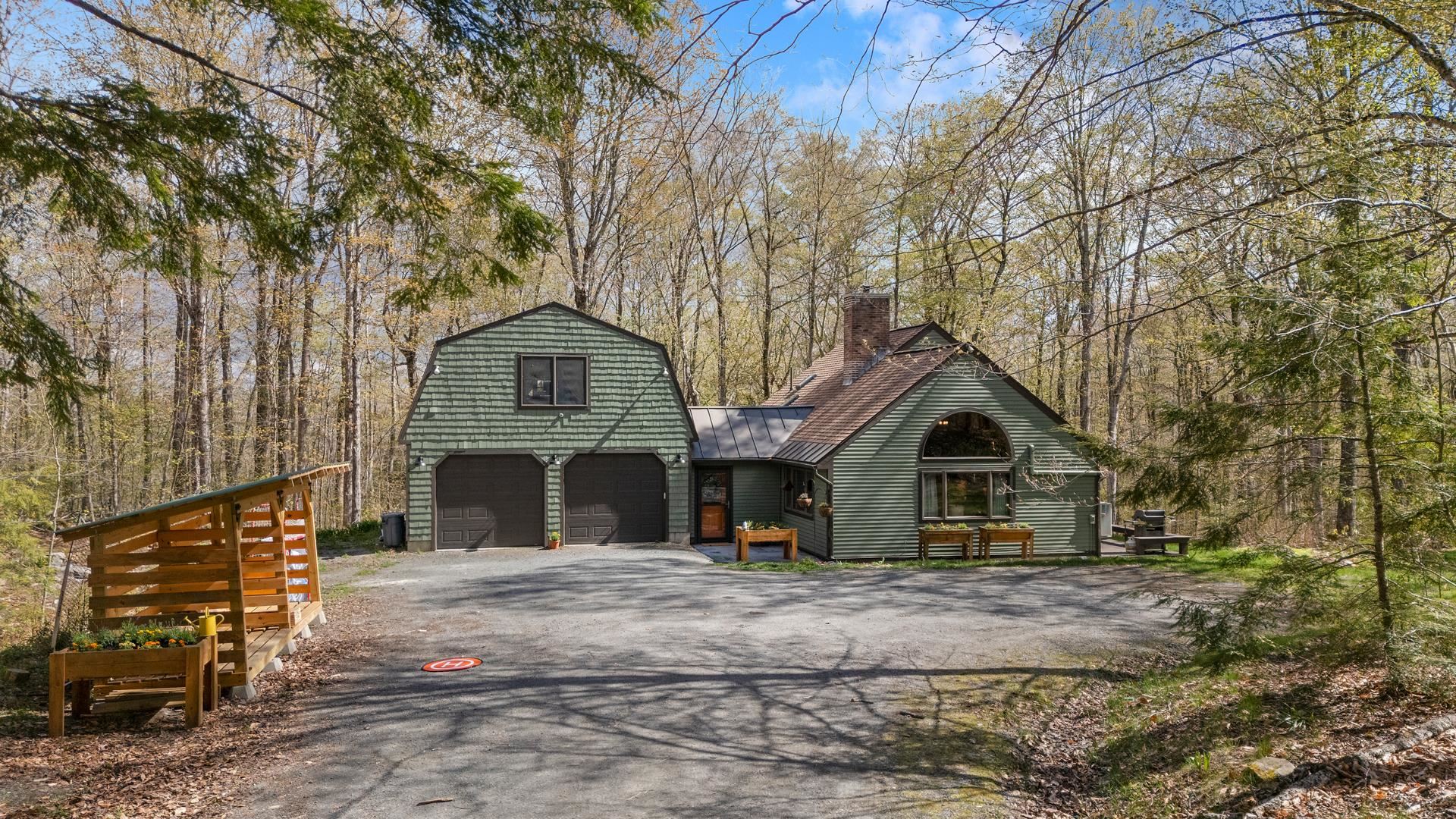 12 Hidden Ln, Enfield, NH 03748