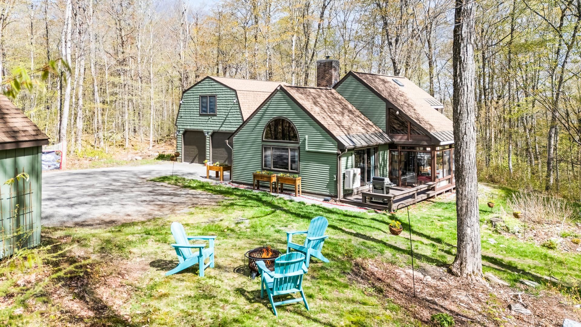 12 Hidden Ln, Enfield, NH 03748