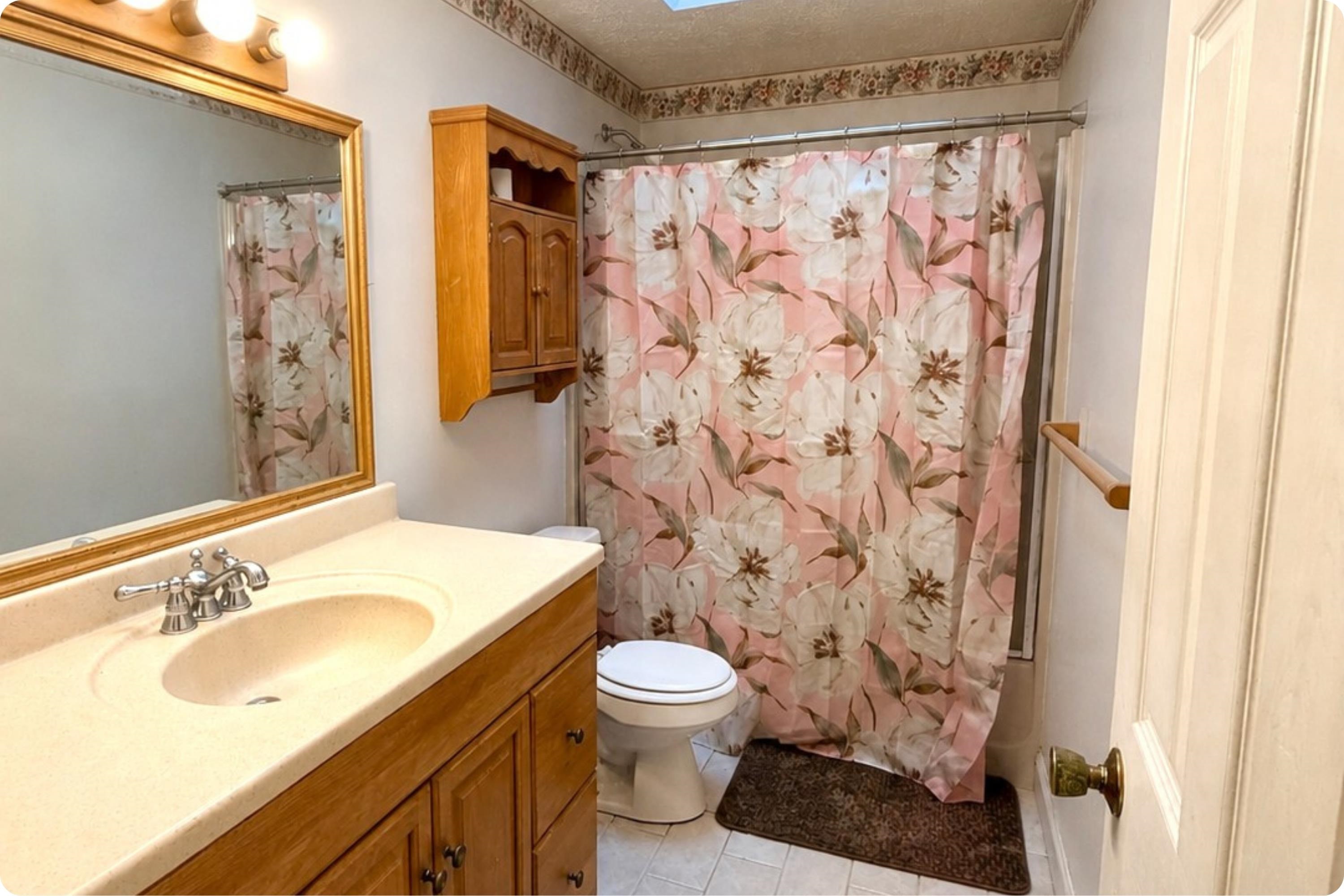 3 Kerri Ln, Hooksett, NH 03106