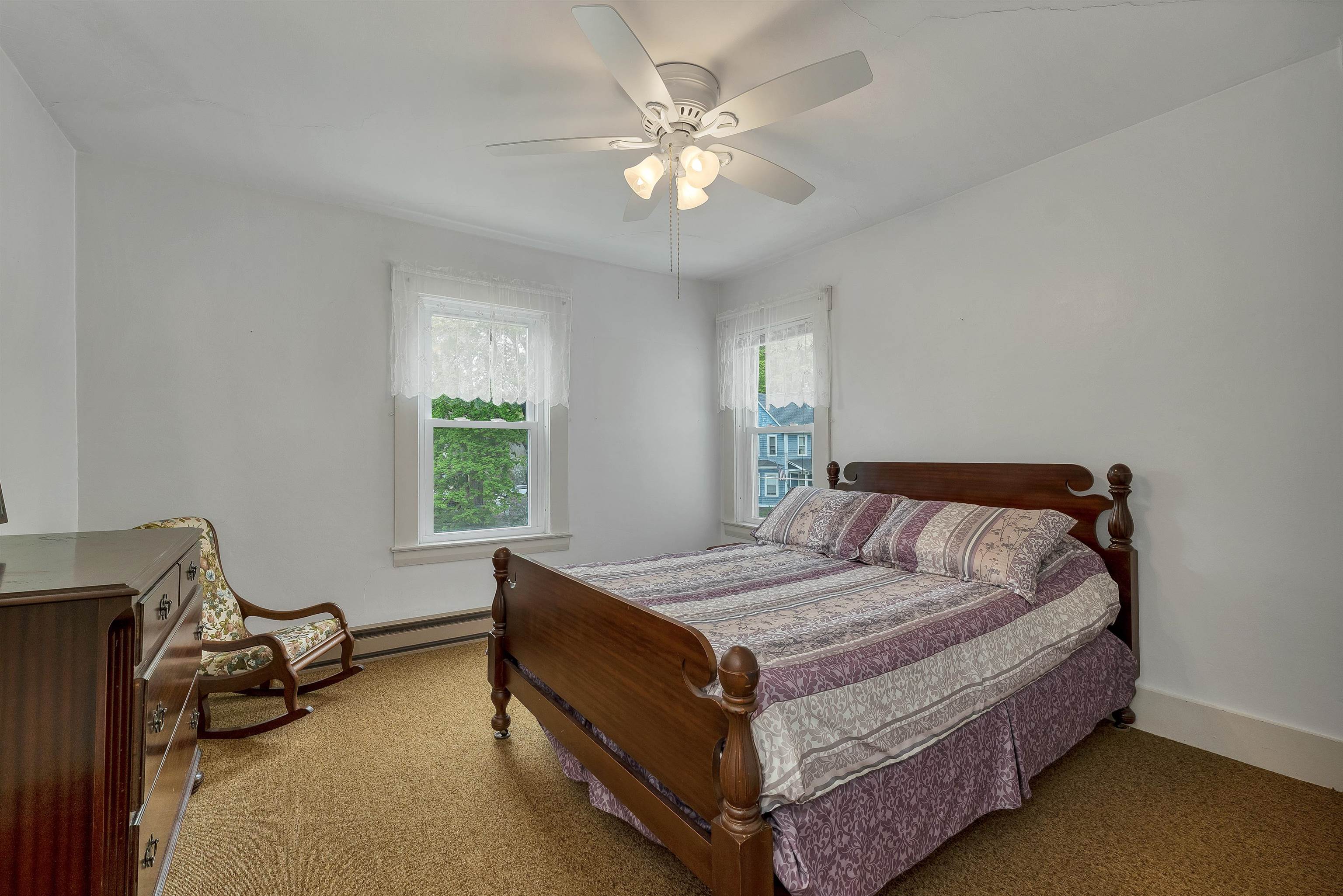 32 Dearborn St, Milford, NH 03055