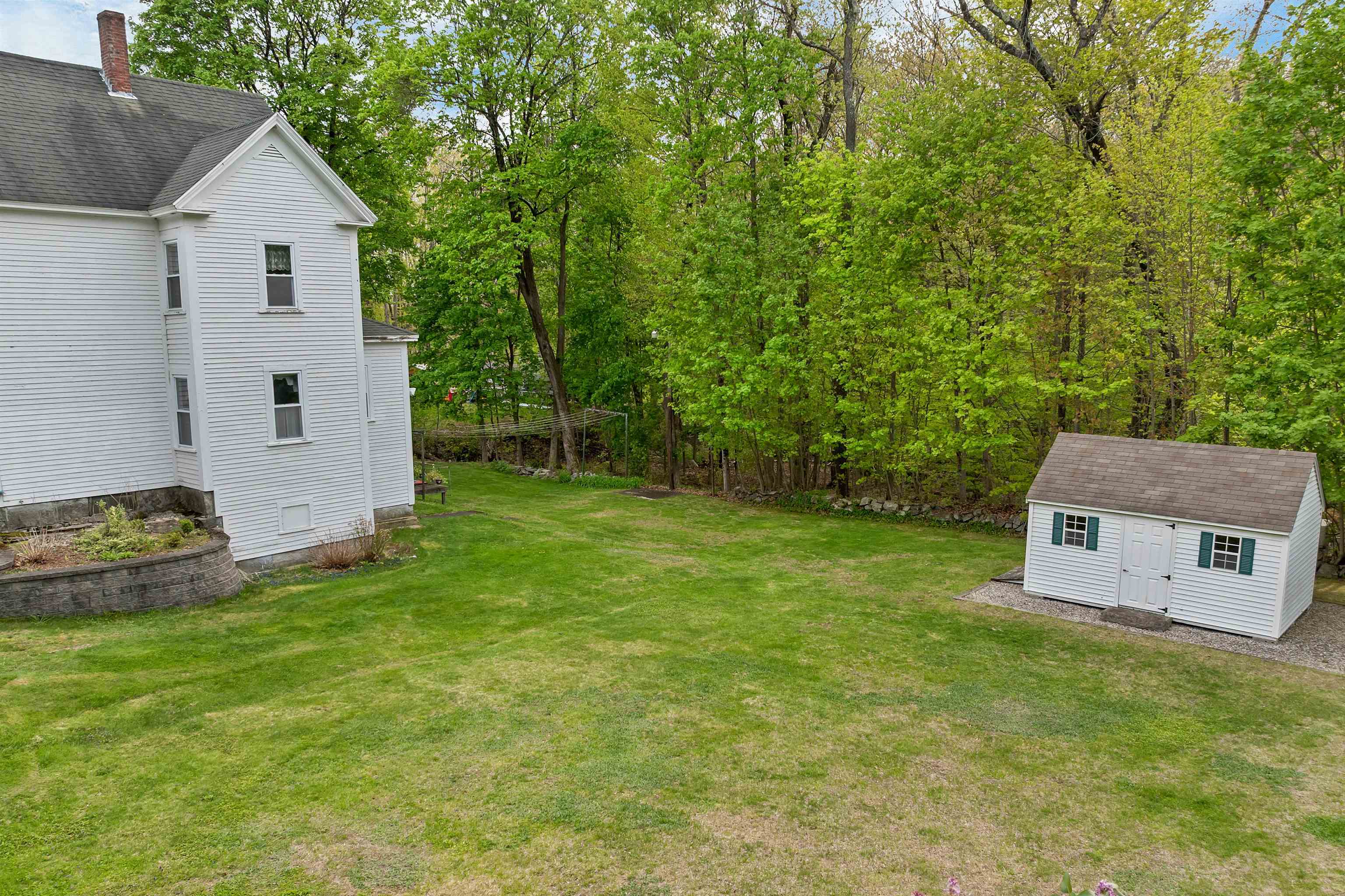 32 Dearborn St, Milford, NH 03055