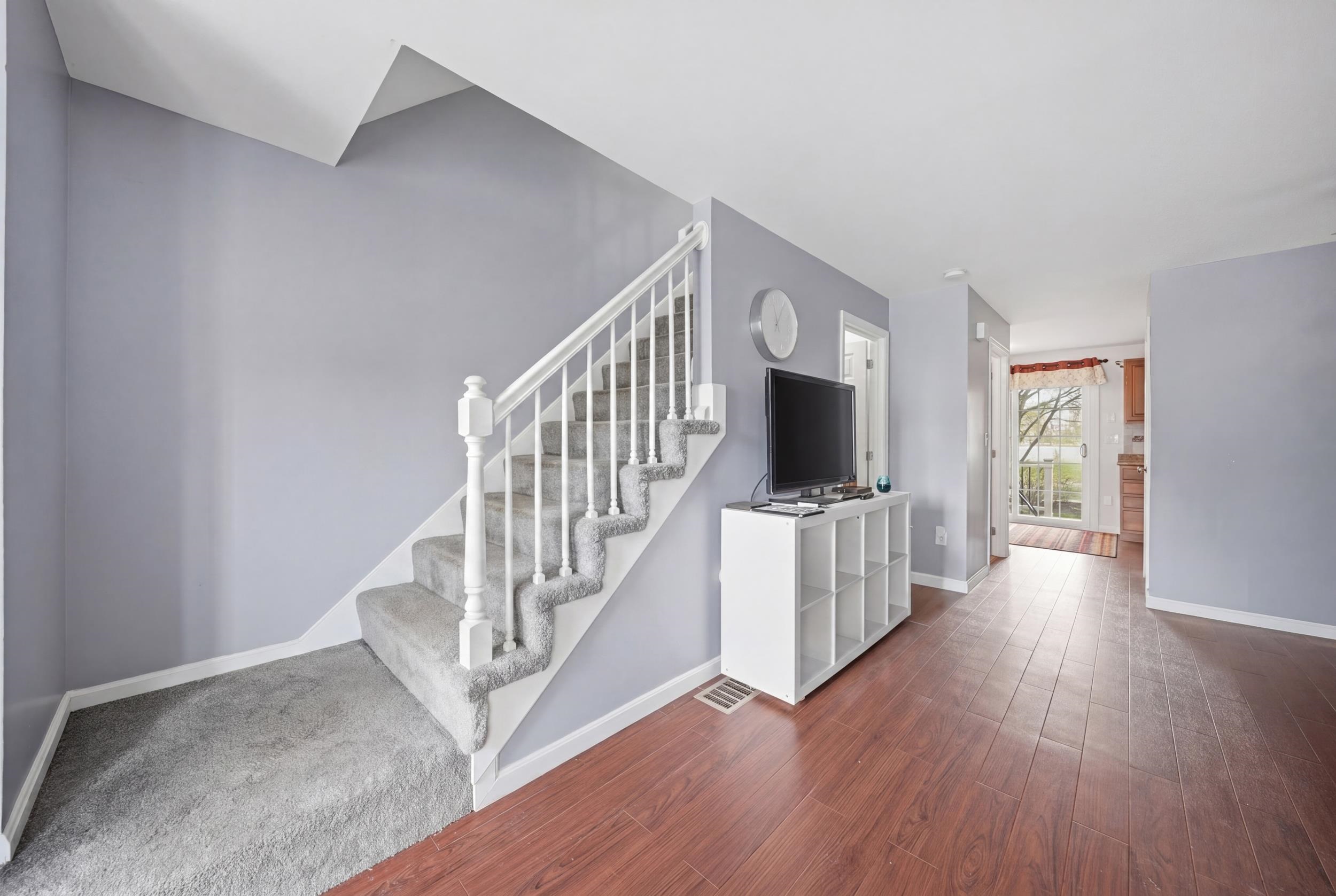 7 Sundown Dr, Derry, NH 03038