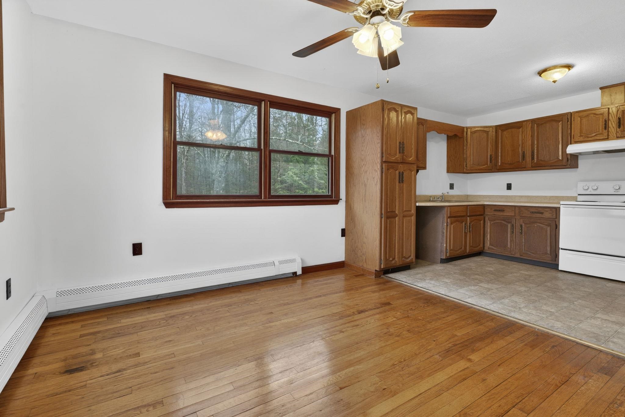 414 Fremont Rd, Chester, NH 03036