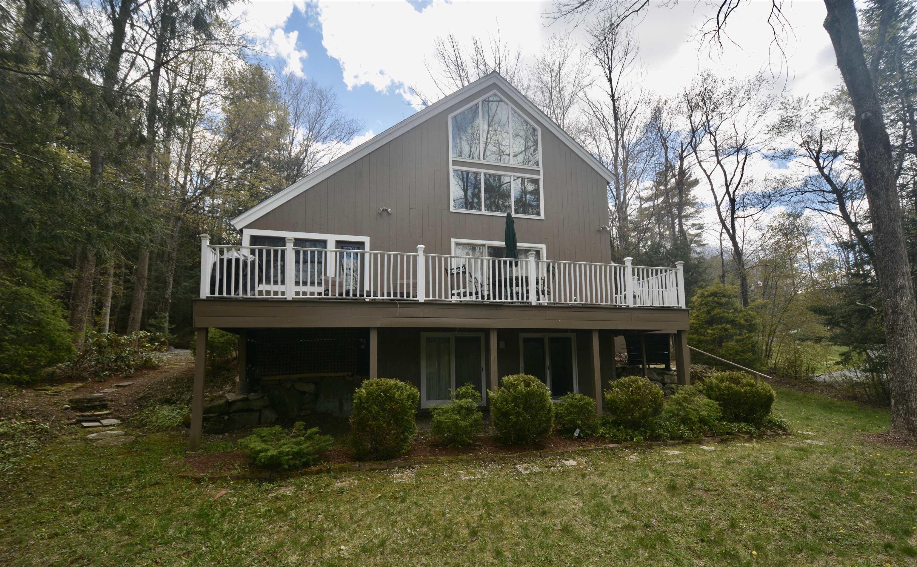 12 Old Spring Dr, Grantham, NH 03753