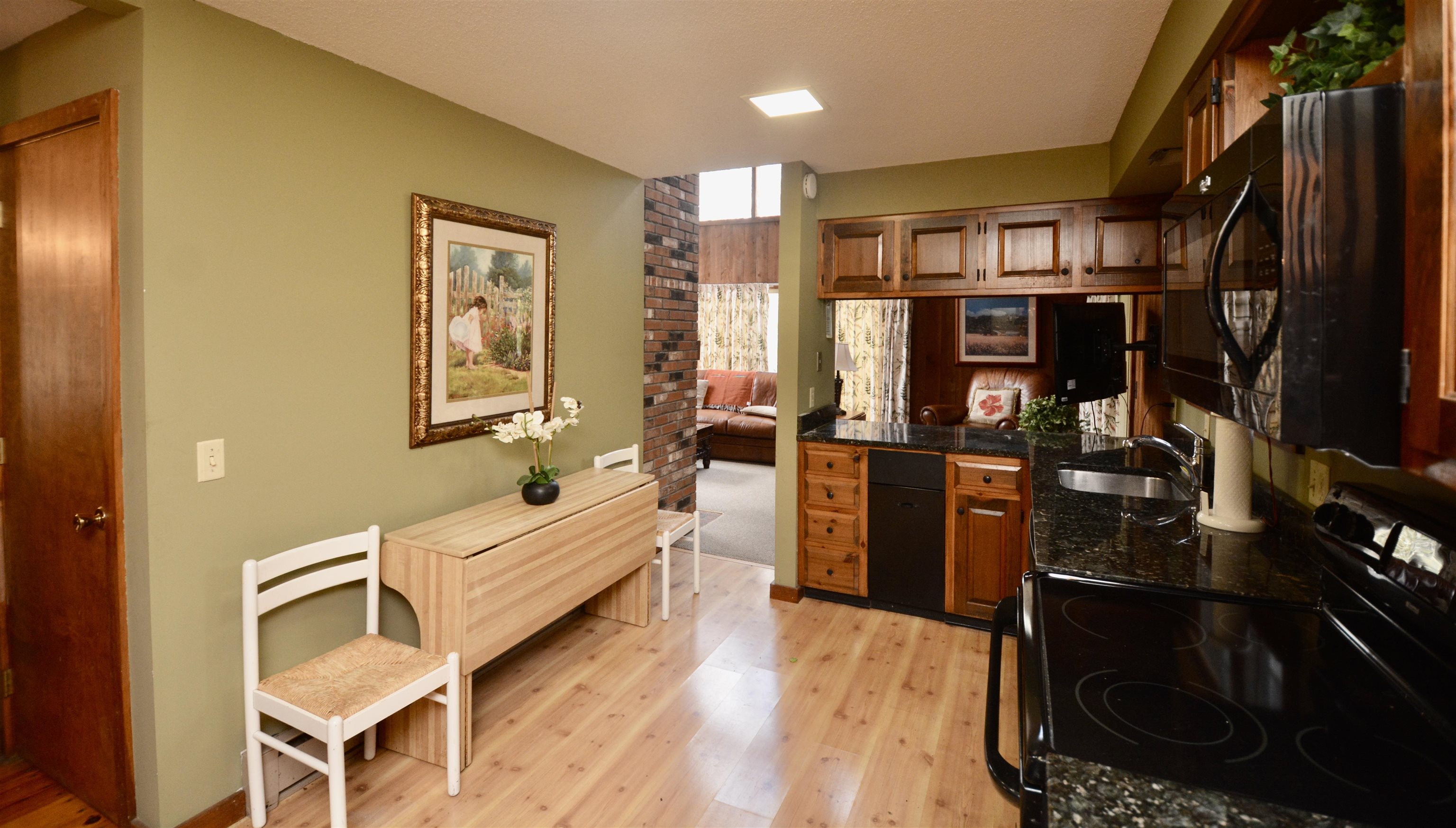 12 Old Spring Dr, Grantham, NH 03753
