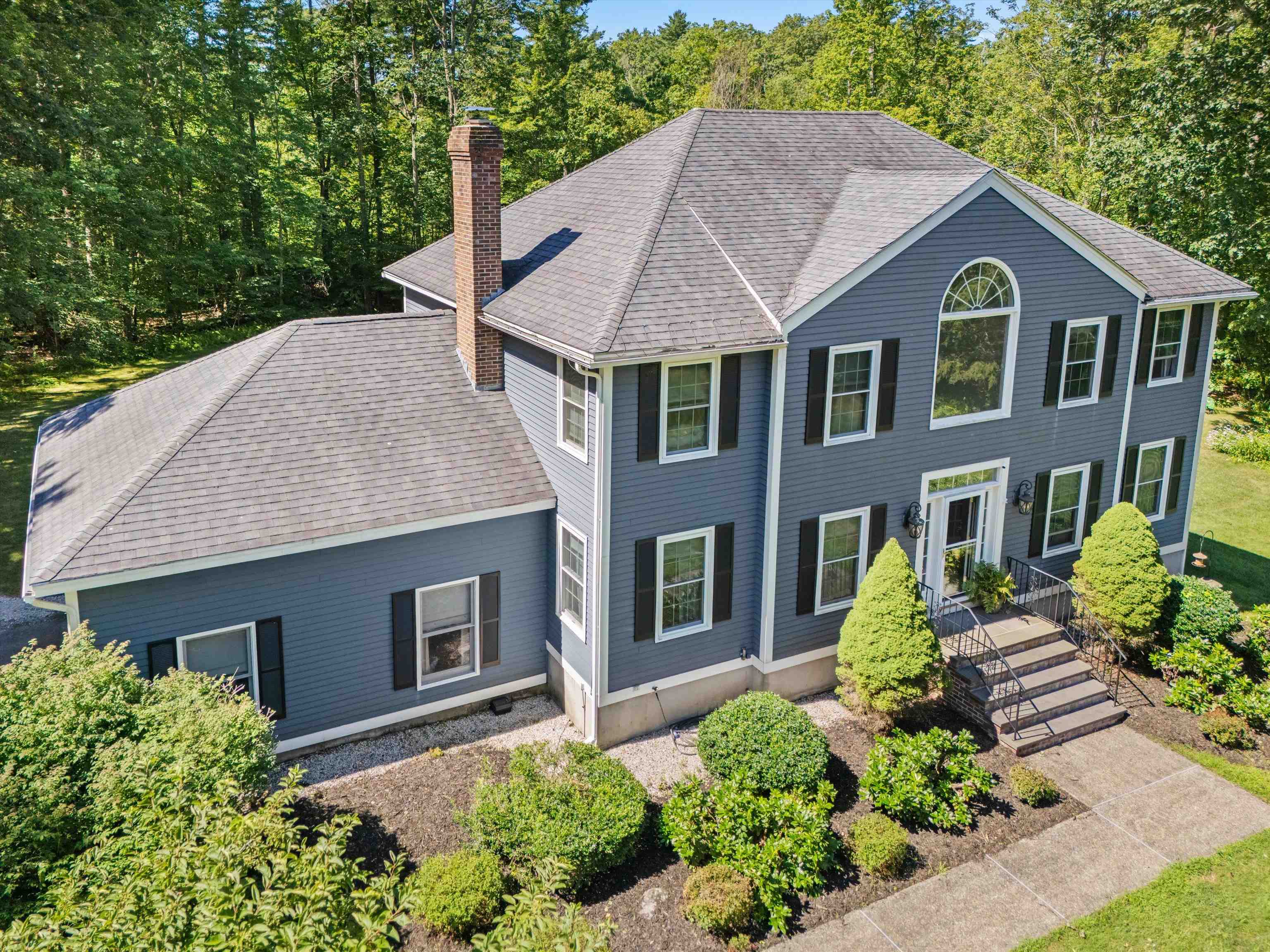 55 Page Ln, Hampstead, NH 03841