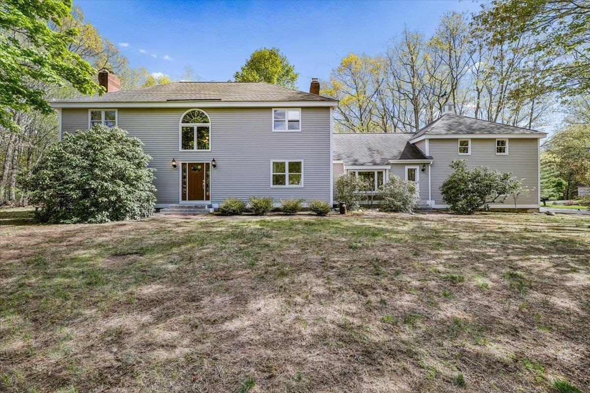 44 Brick Mill Rd, Bedford, NH 03110