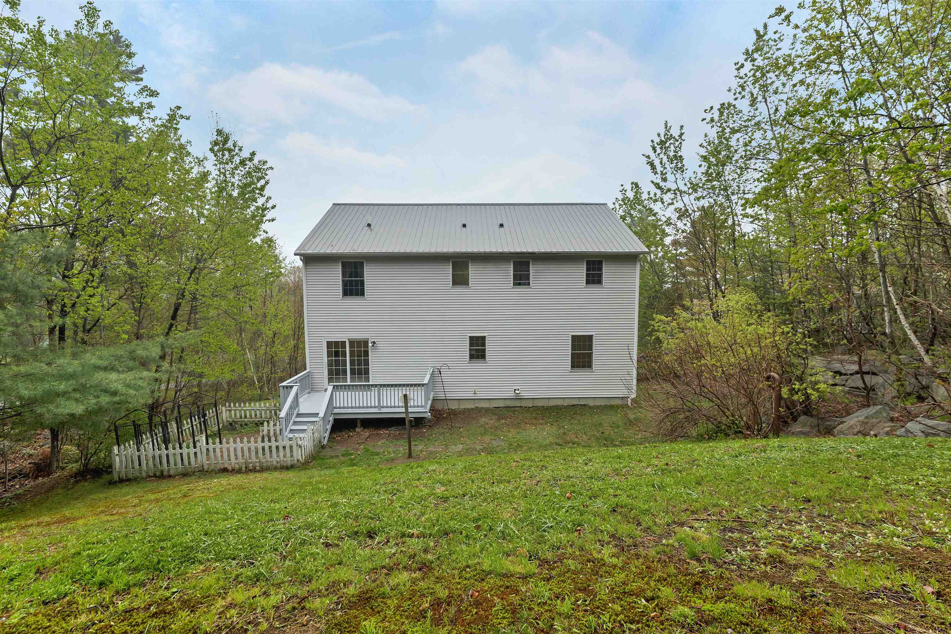 48 Deer Run Ln, Gilford, NH 03249