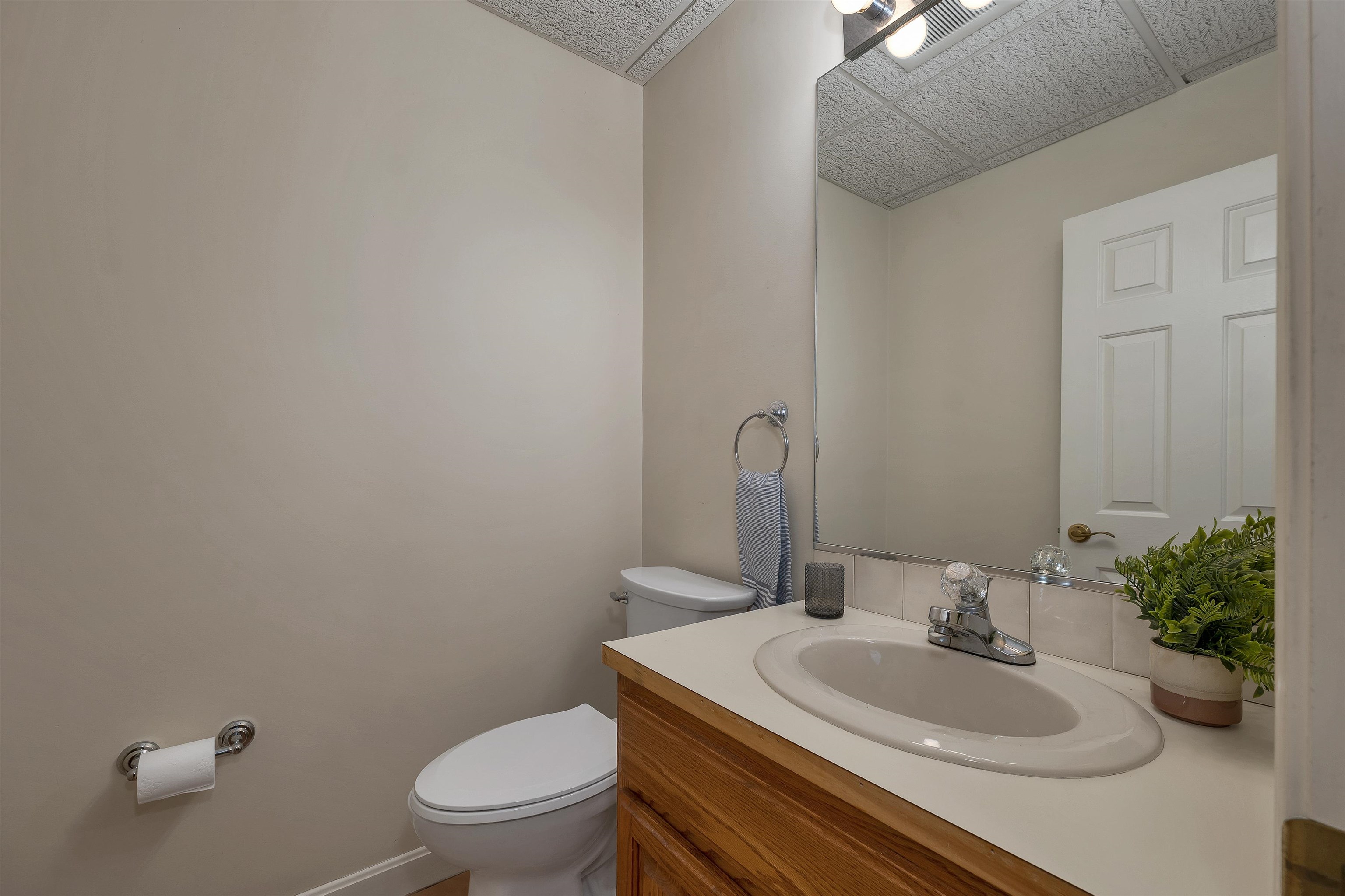 2 Blue Heron Ln, Deerfield, NH 03037