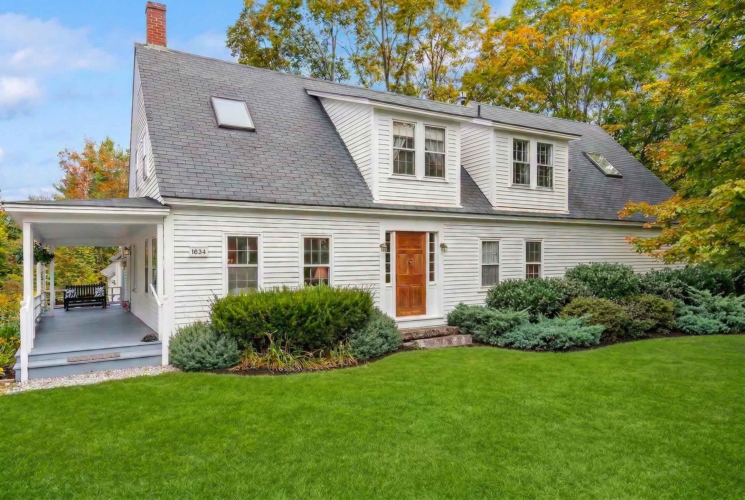 736 Pleasant St, New London, NH 03257