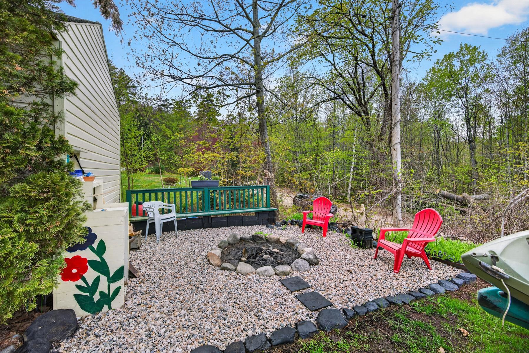 94 Bonnyman Rd, Effingham, NH 03882