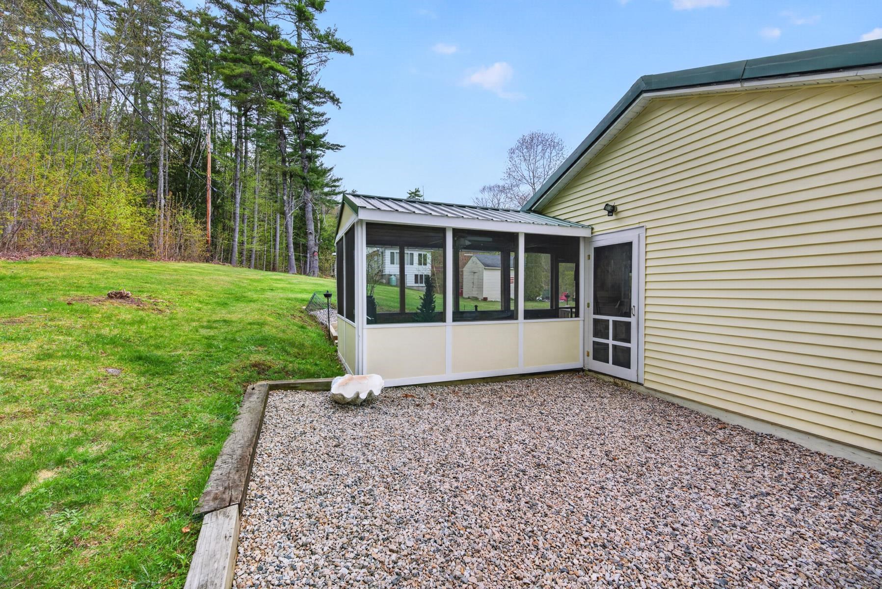 94 Bonnyman Rd, Effingham, NH 03882