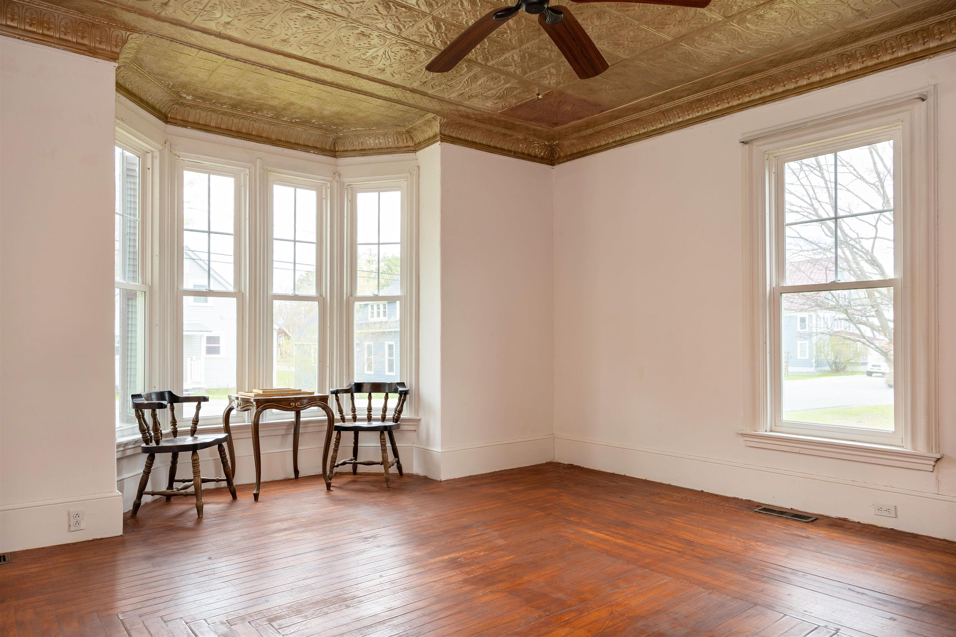 44 Elm St, Lancaster, NH 03854