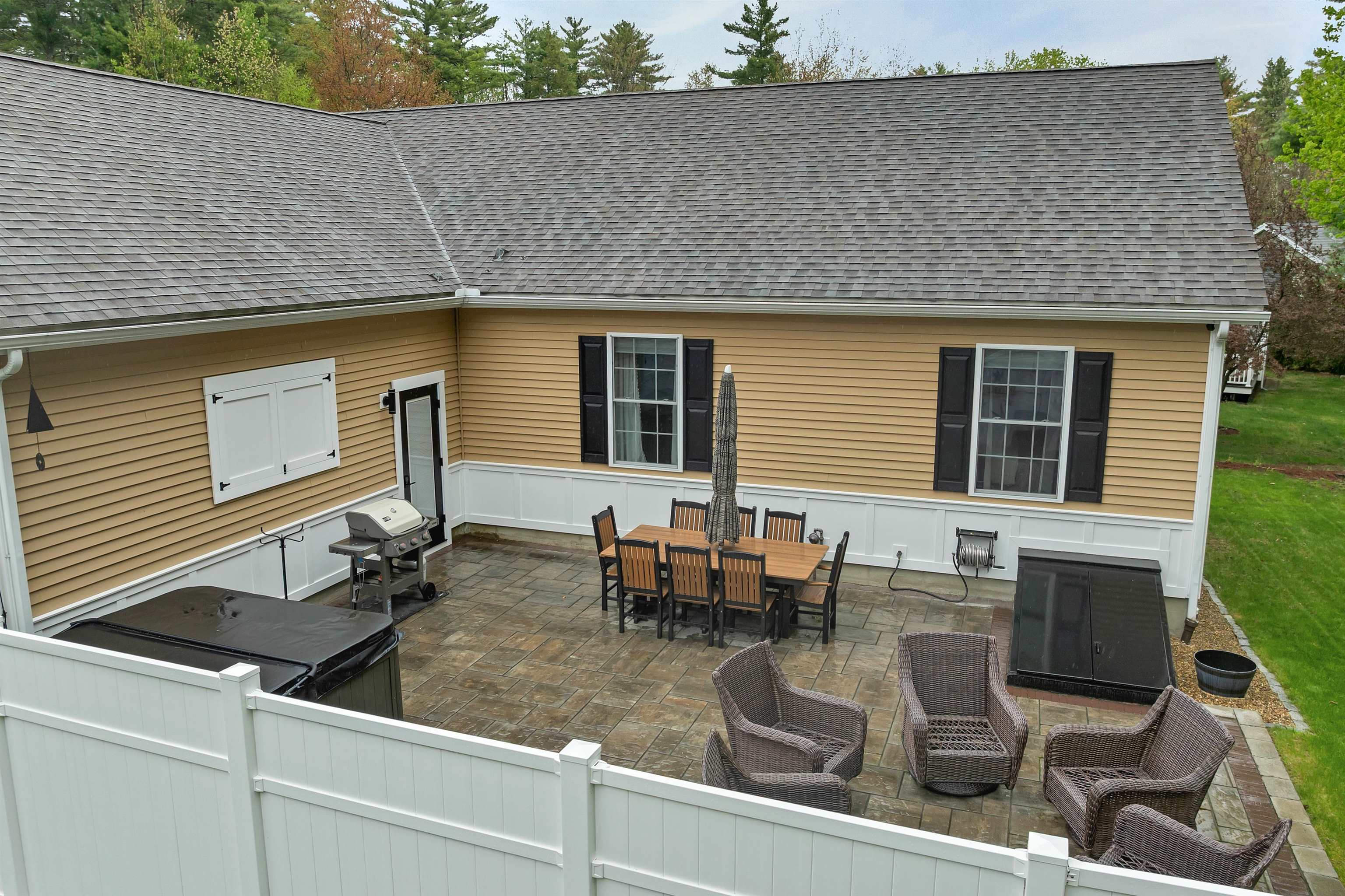 29 Natures View Dr, Laconia, NH 03246