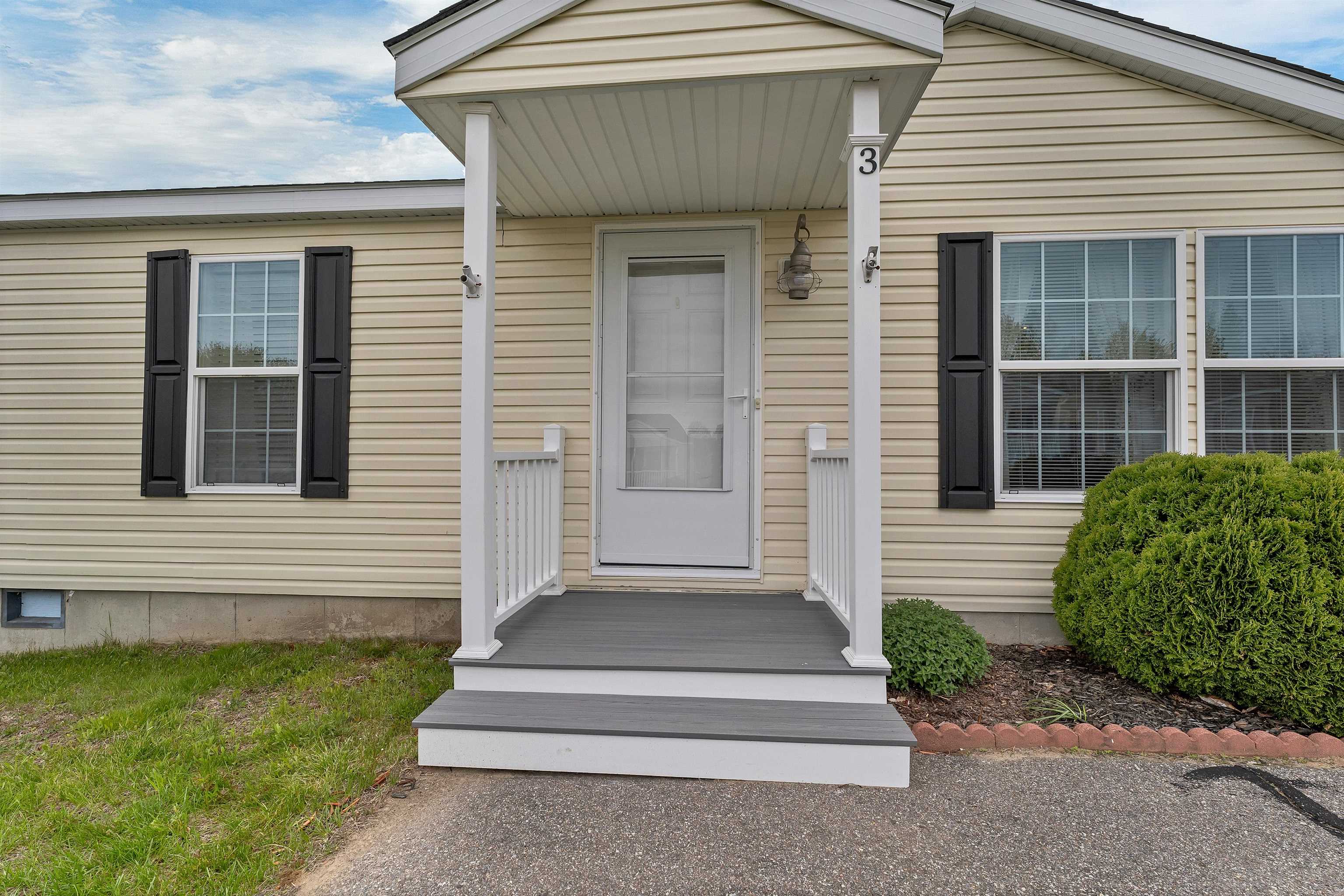 3 Eagle Nest Dr, Franklin, NH 03235