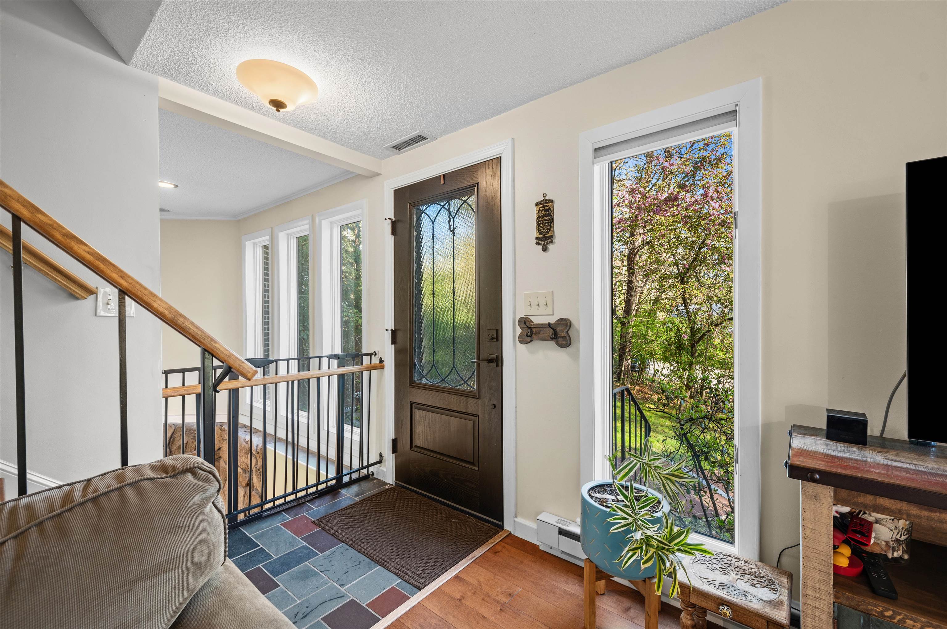 9 Garrison Ln, Madbury, NH 03823
