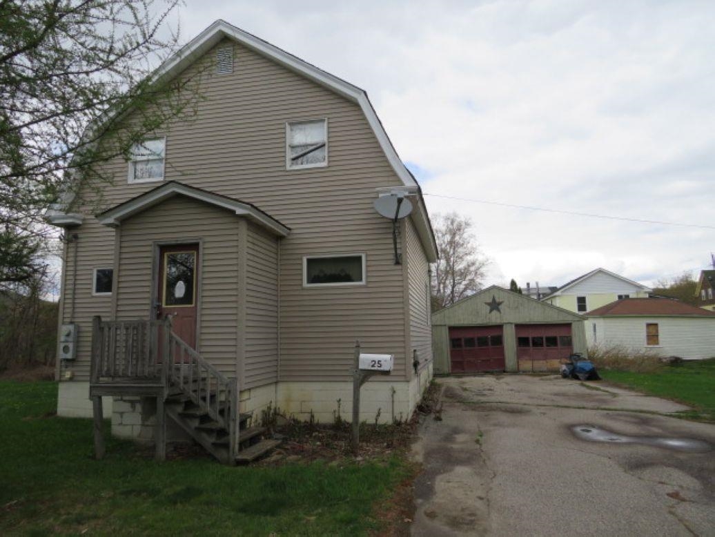 25 Turcotte St, Berlin, NH 03570