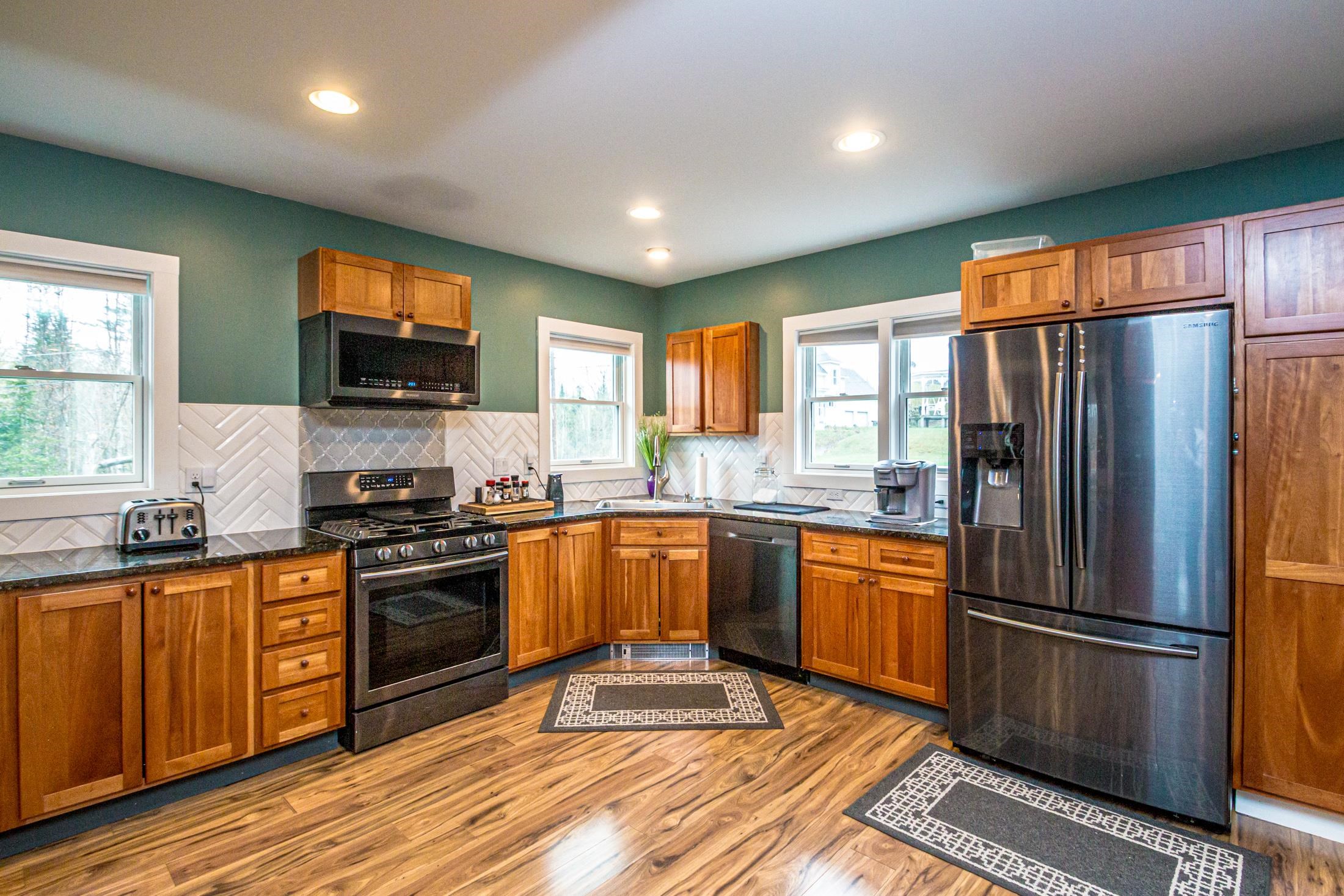93 Elm St, Lancaster, NH 03584