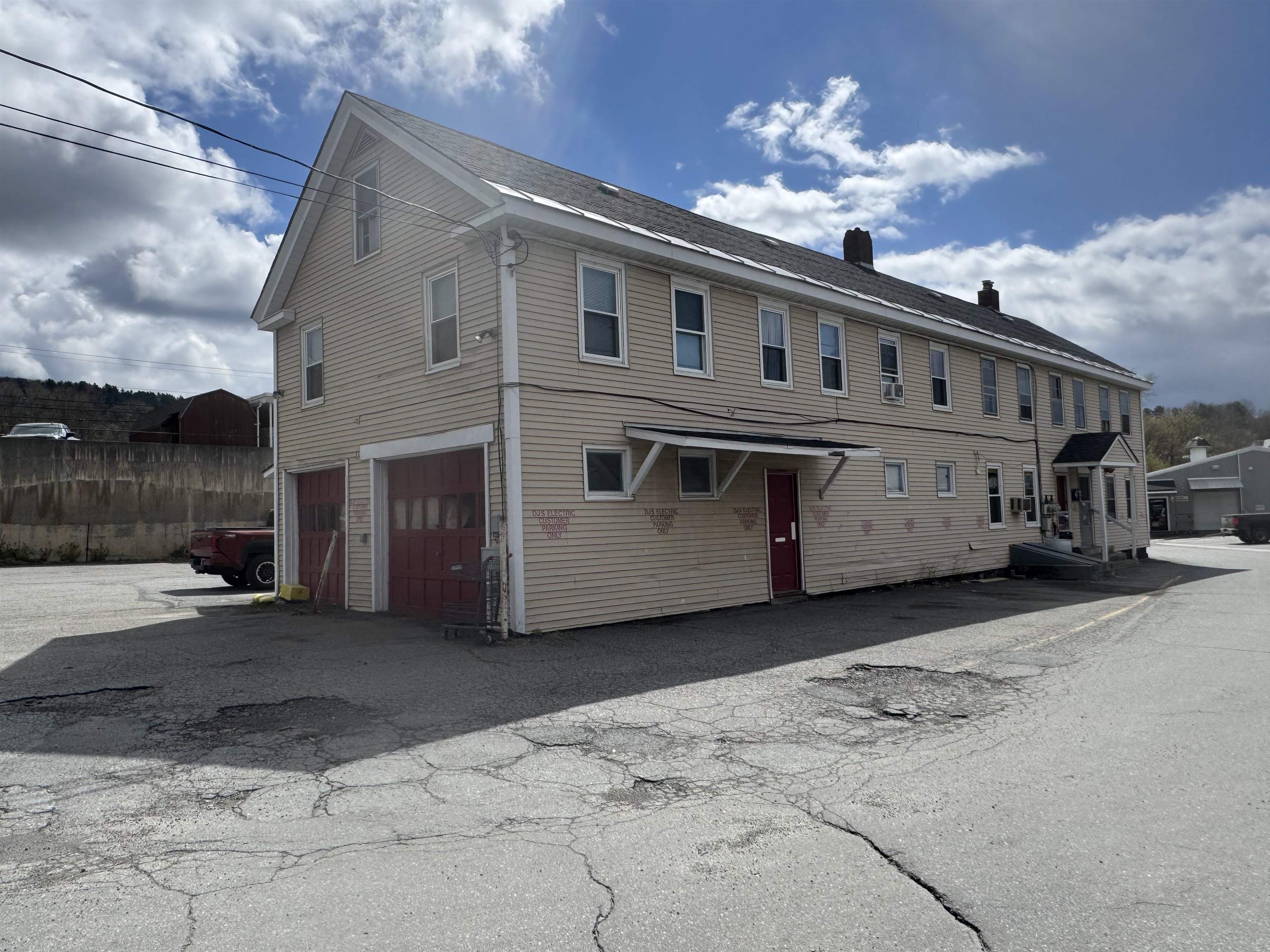 16 Railroad Ave, Lebanon, NH 03784