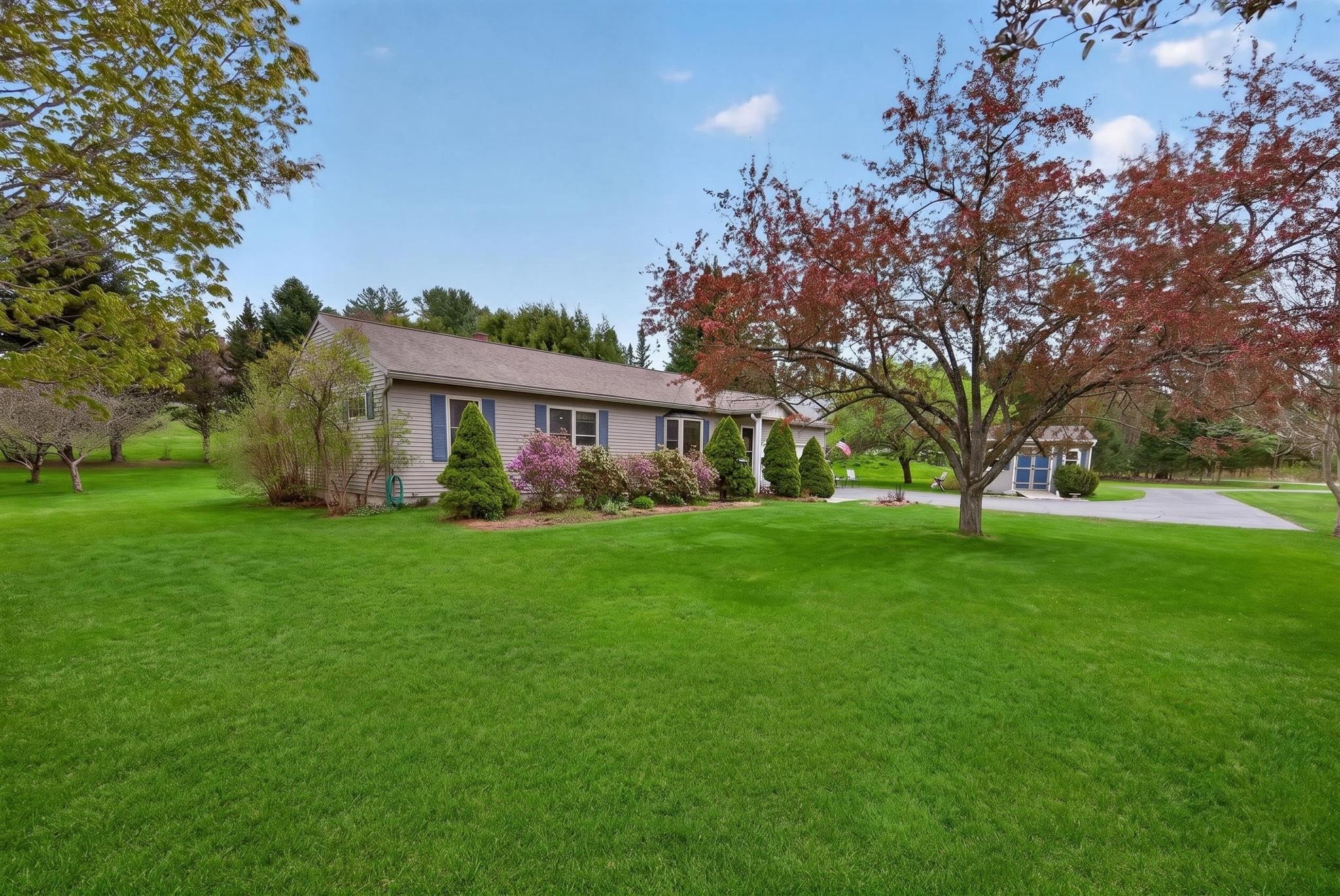 95 Tree Top Est, Haverhill, NH 03785