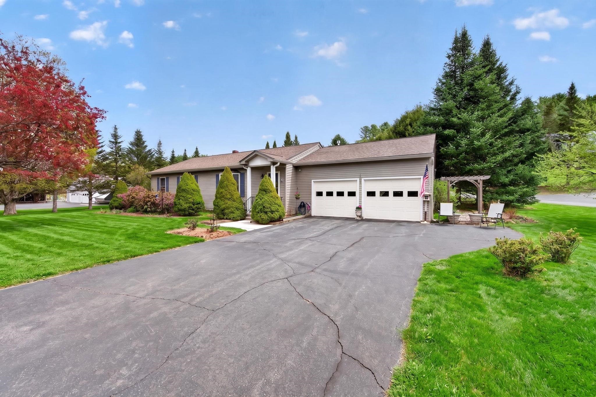 95 Tree Top Est, Haverhill, NH 03785