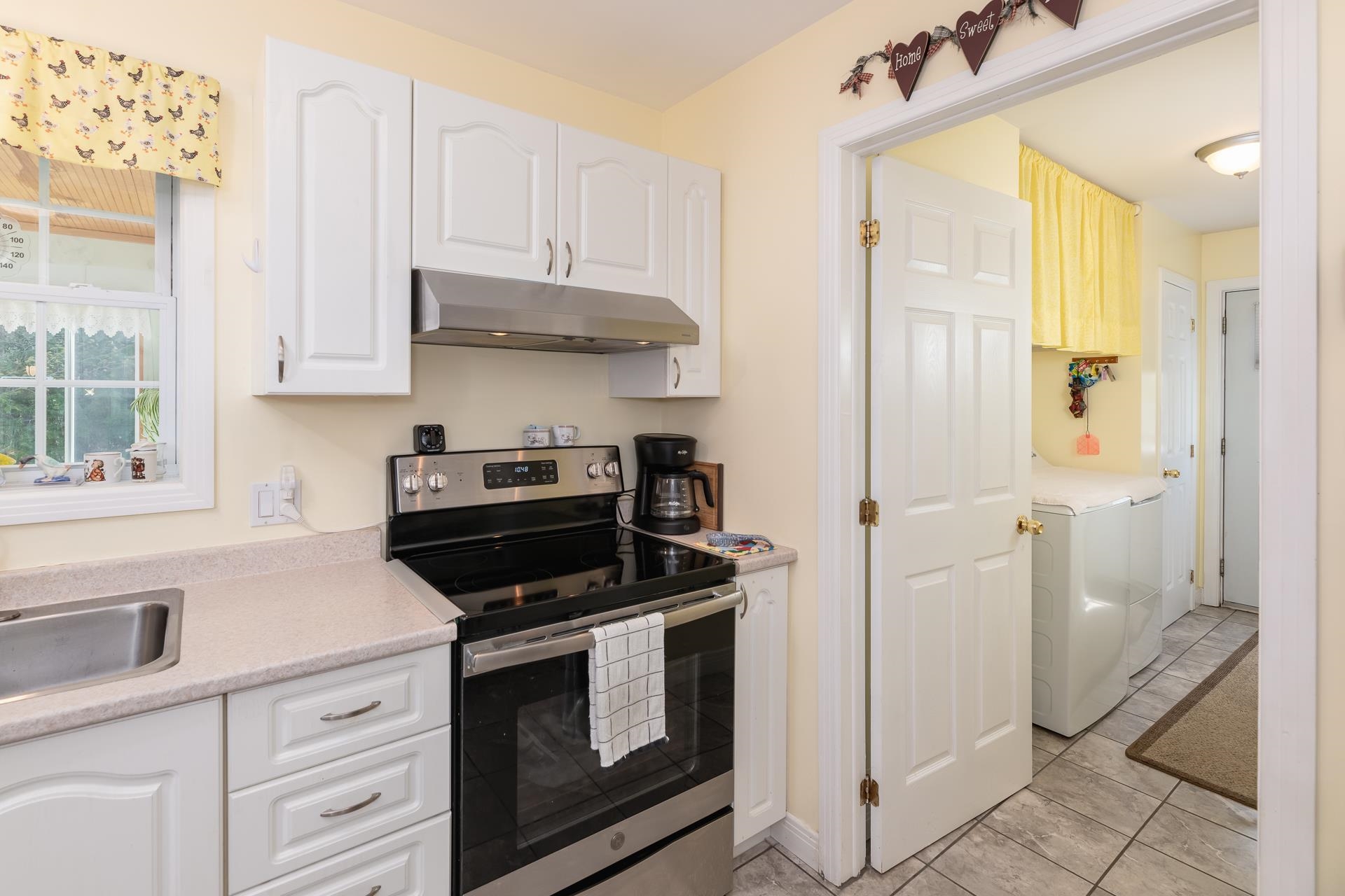 39 Winwood Dr, Barnstead, NH 03225
