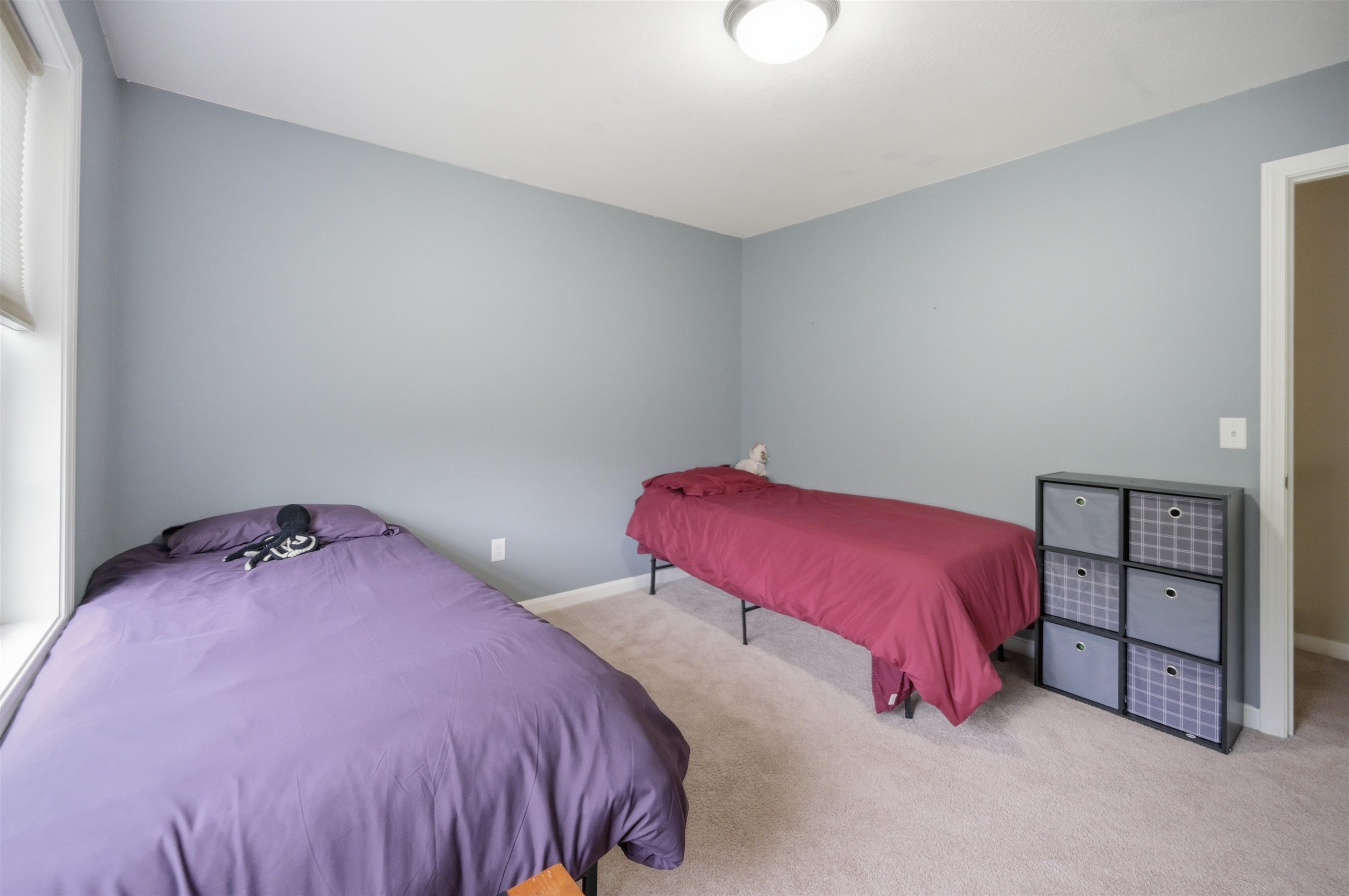 23 Phillips Rd, Sandown, NH 03873