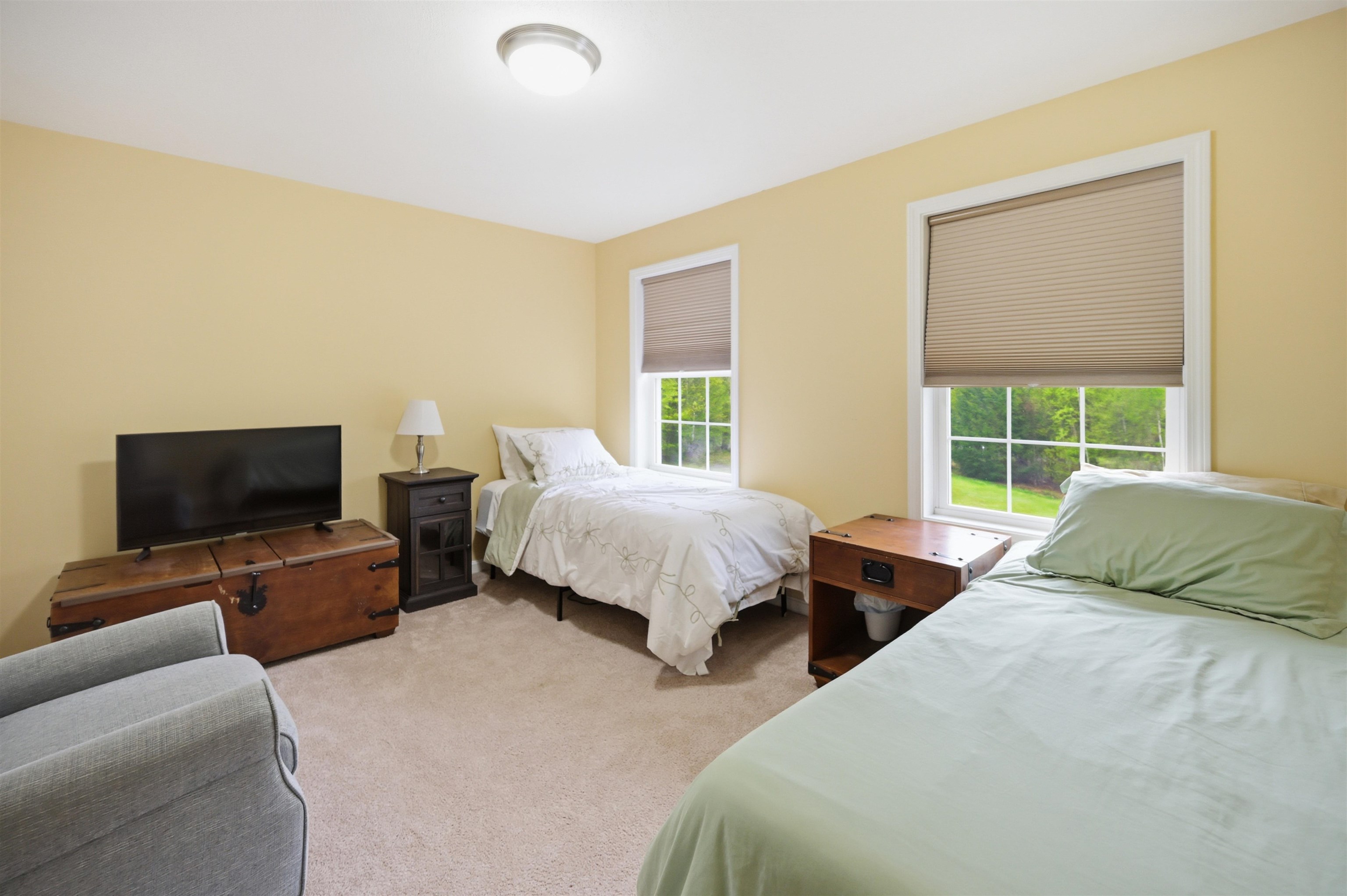 23 Phillips Rd, Sandown, NH 03873