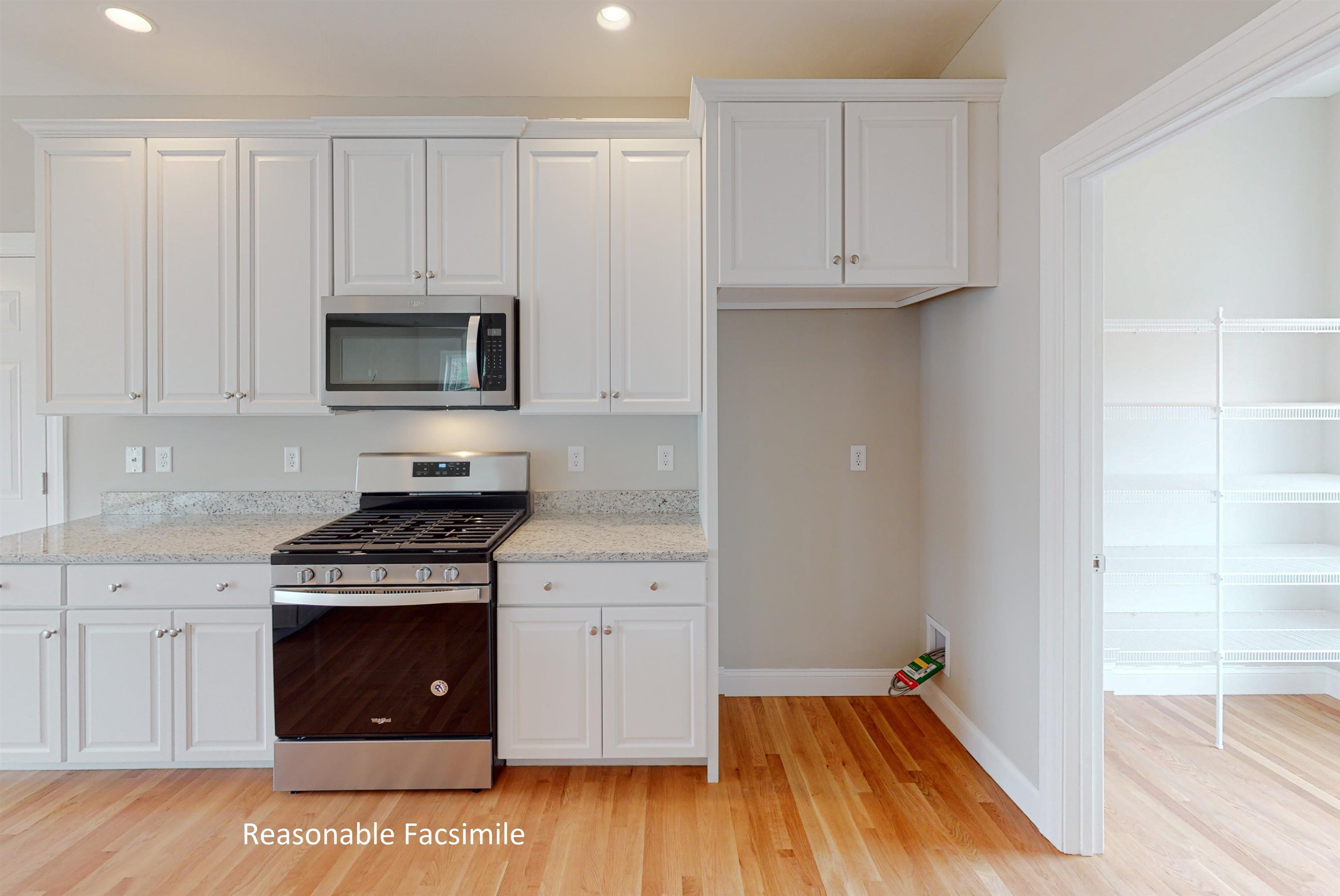 105 Lantern Dr, Sandown, NH 03873