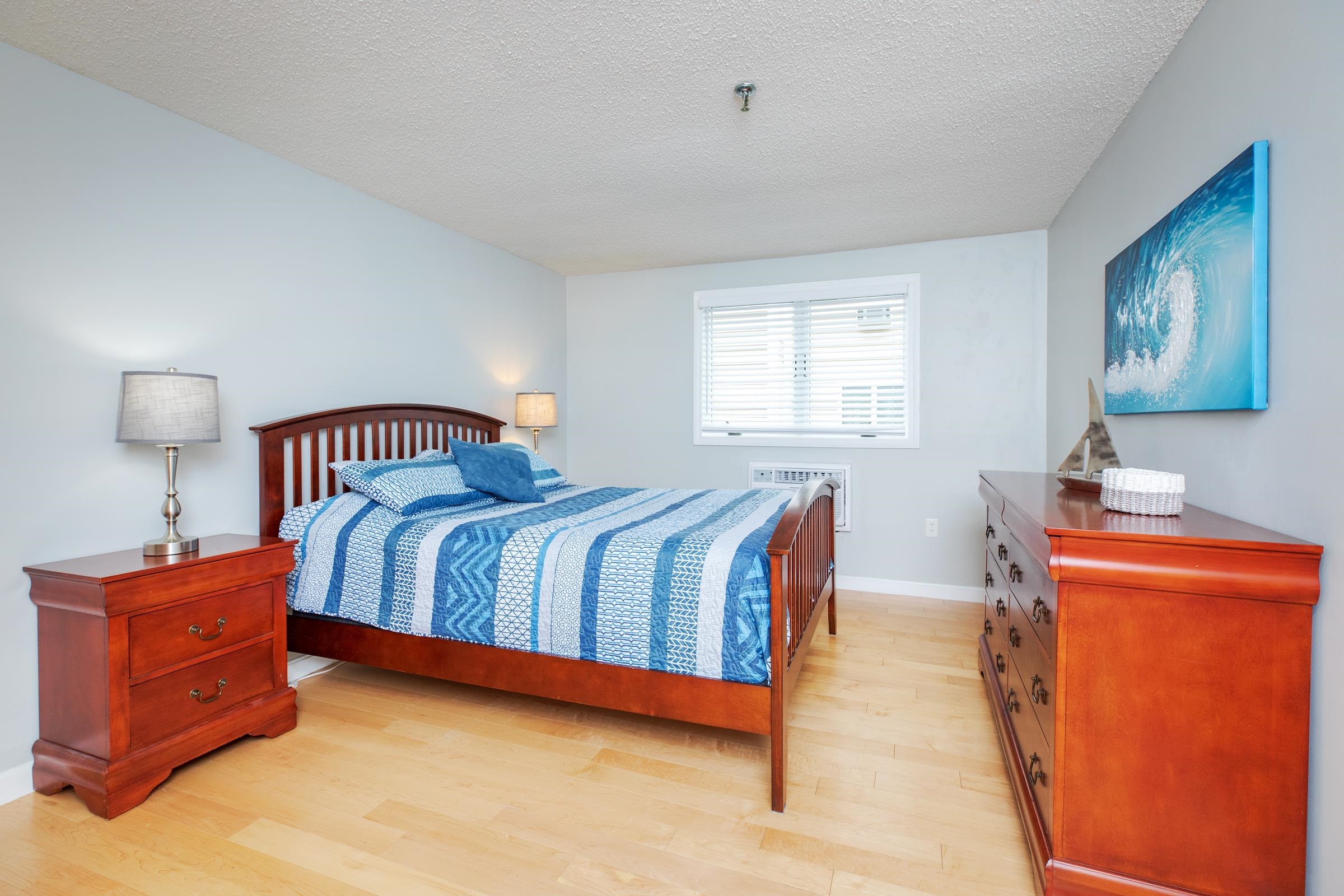 407 Ocean Blvd, Hampton, NH 03842