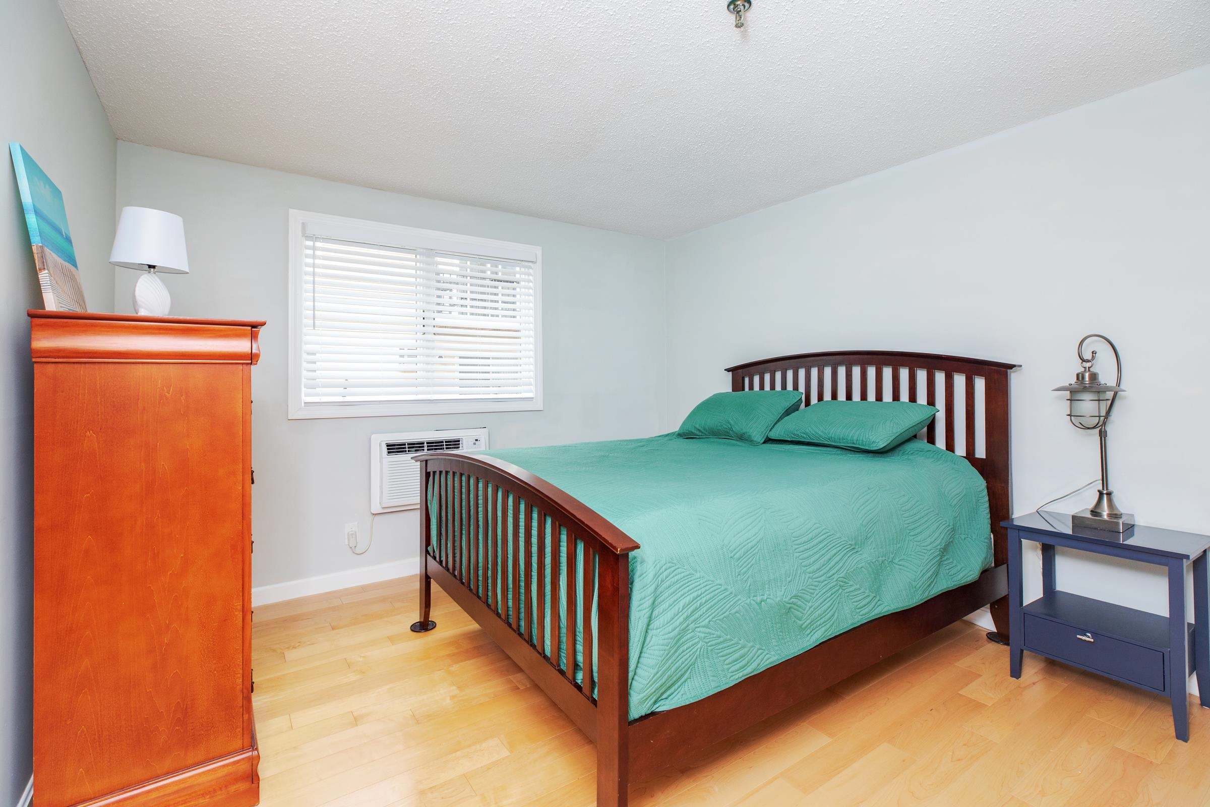 407 Ocean Blvd, Hampton, NH 03842