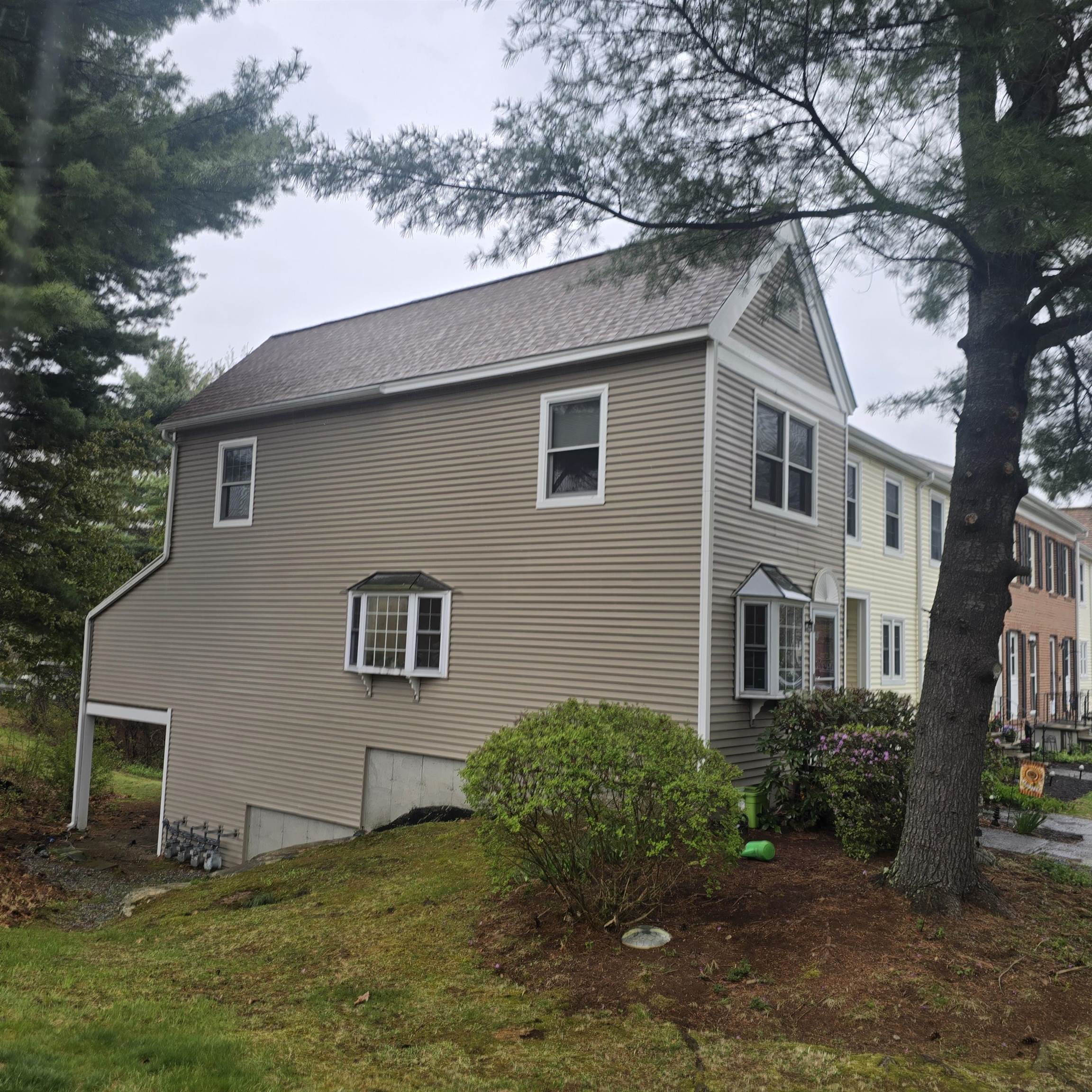 321 Fox Hollow Way, Manchester, NH 03104