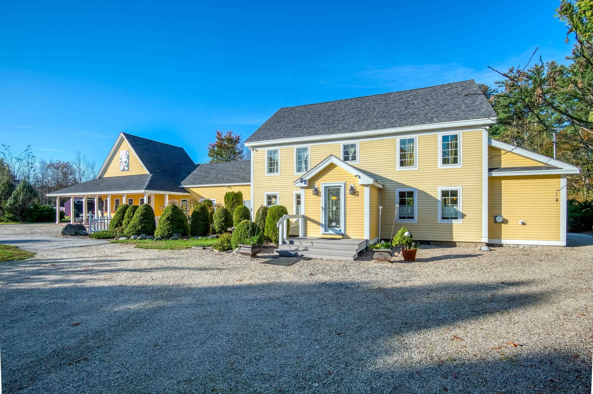 146 Calef Hw, Barrington, NH 03825