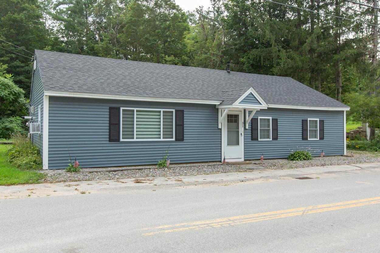 31 Church St, Tilton, NH 03276