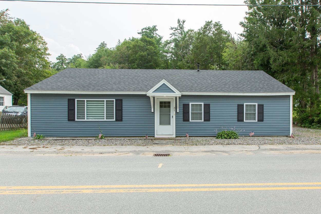 31 Church St, Tilton, NH 03276