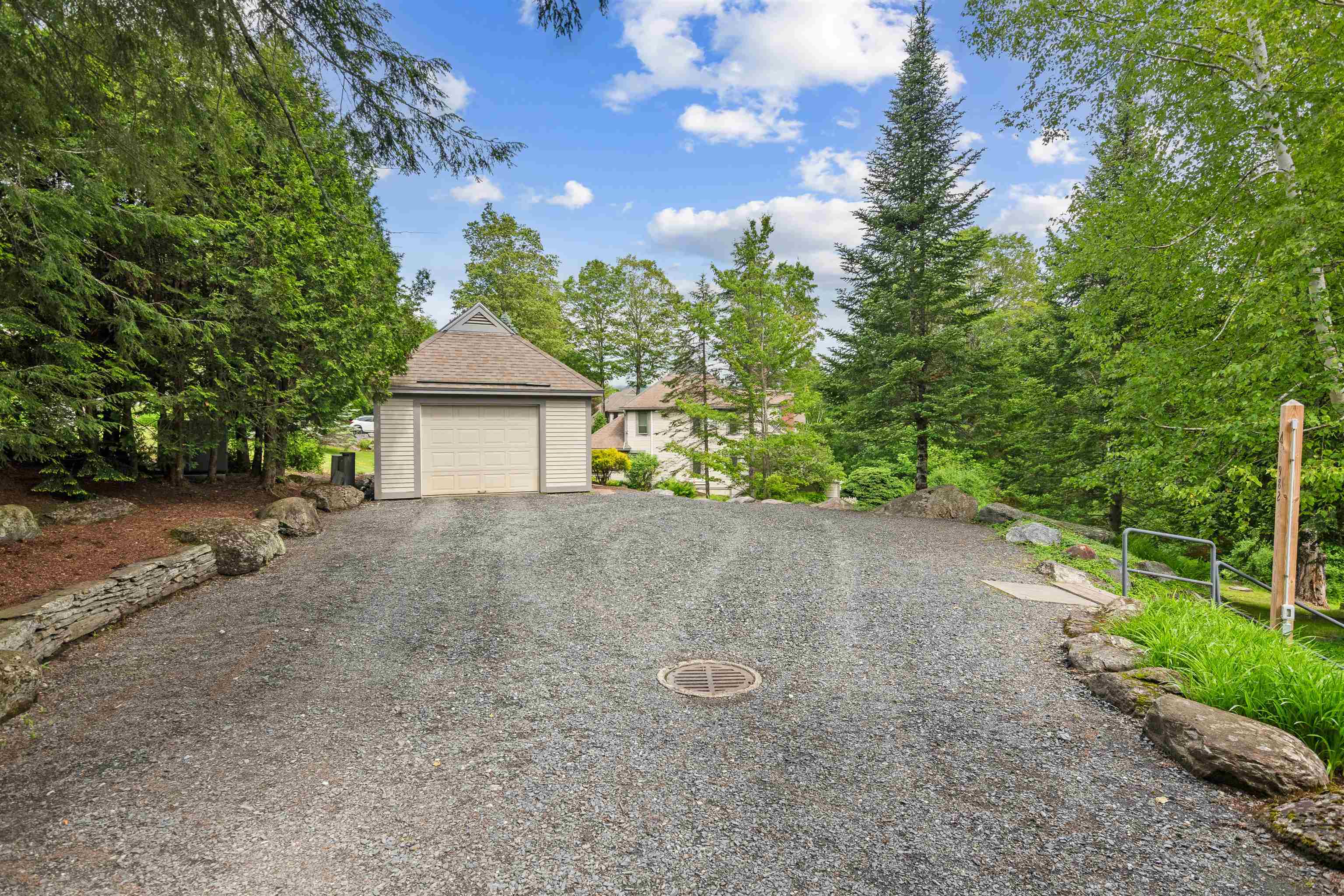 982 Brook Road Unit: 4