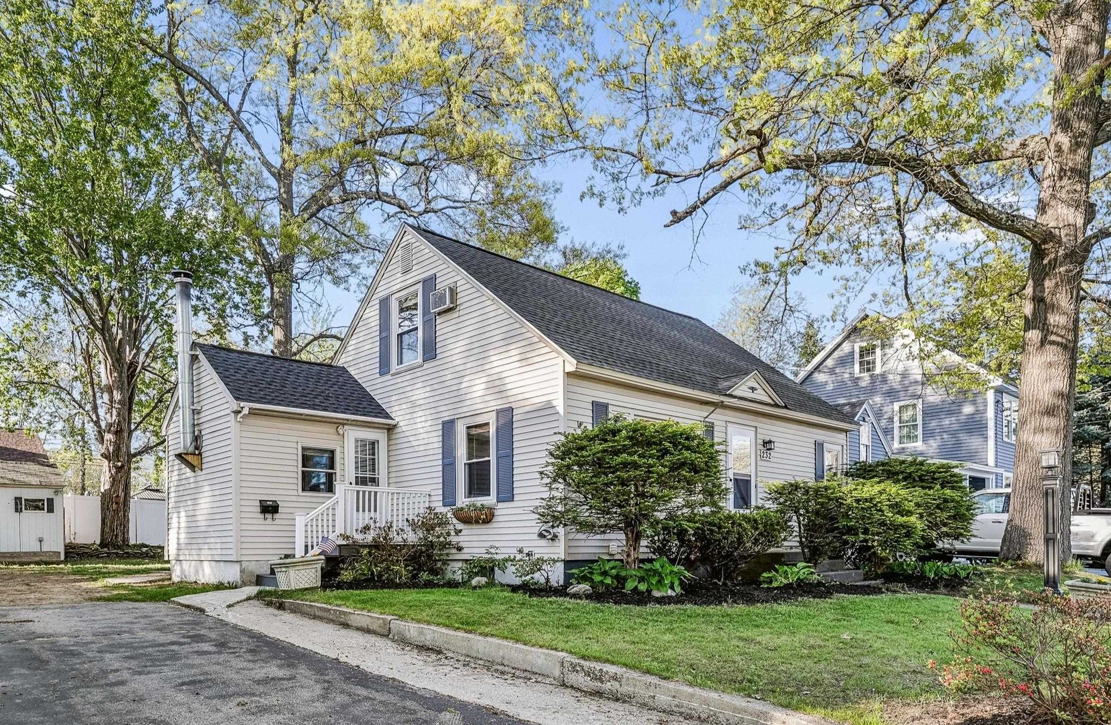 232 Seames Dr, Manchester, NH 03103