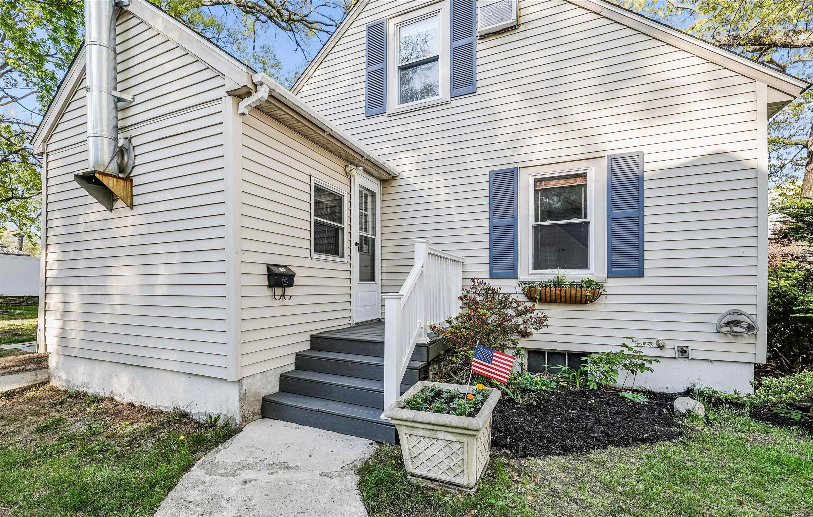 232 Seames Dr, Manchester, NH 03103