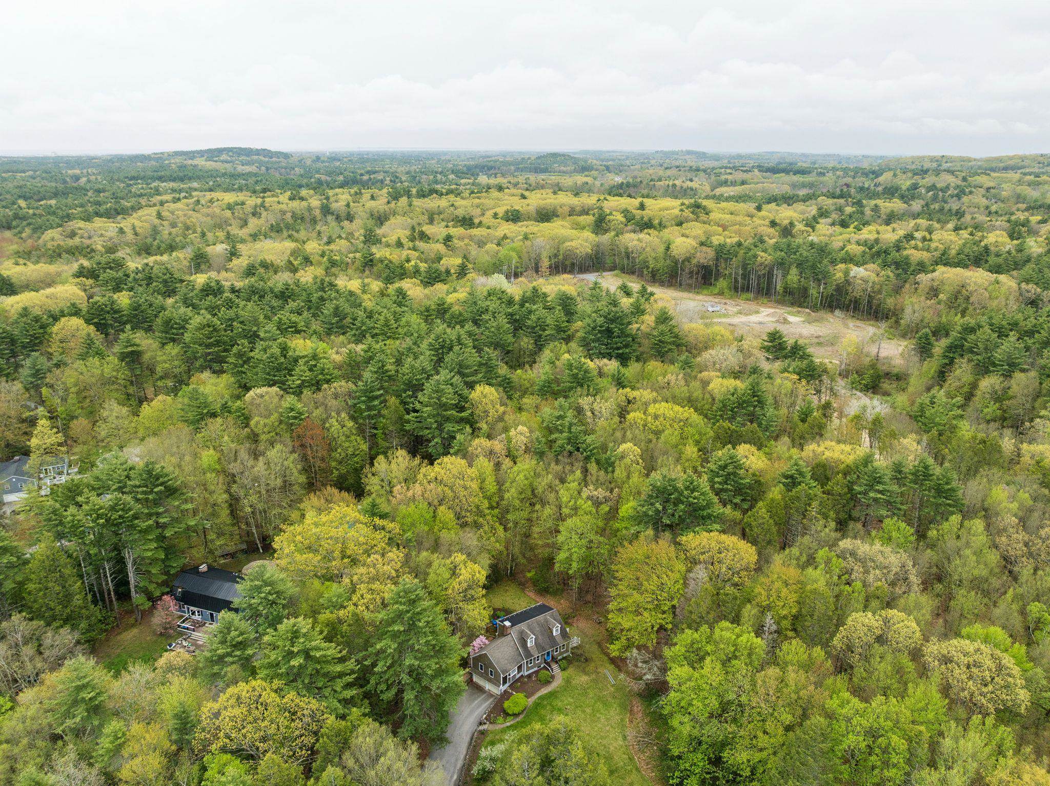 12 Hemlock Rd, Kensington, NH 03833