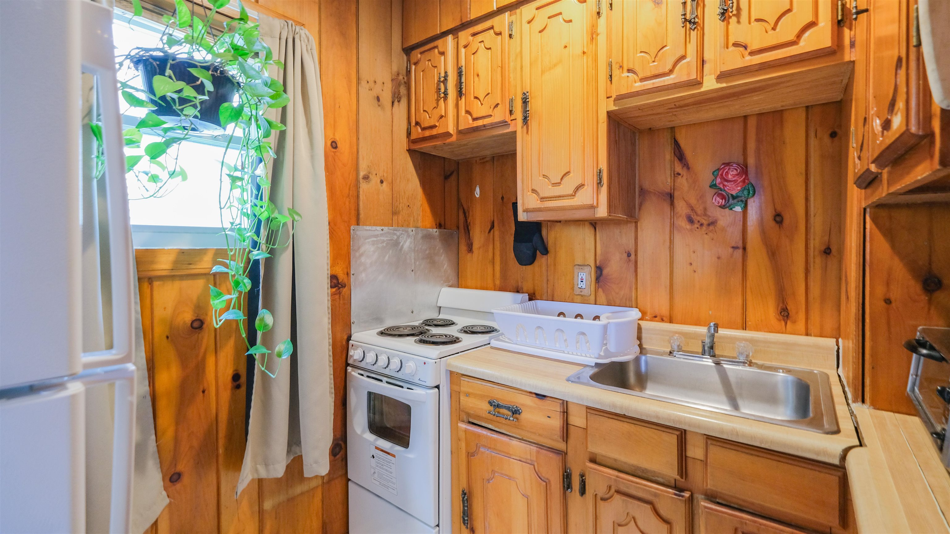 Full kitchen
