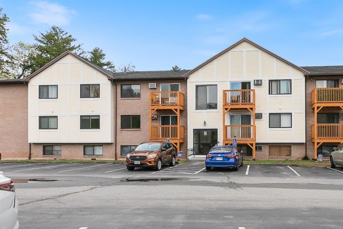 8 Lancelot Ct #27, Salem, NH 03079