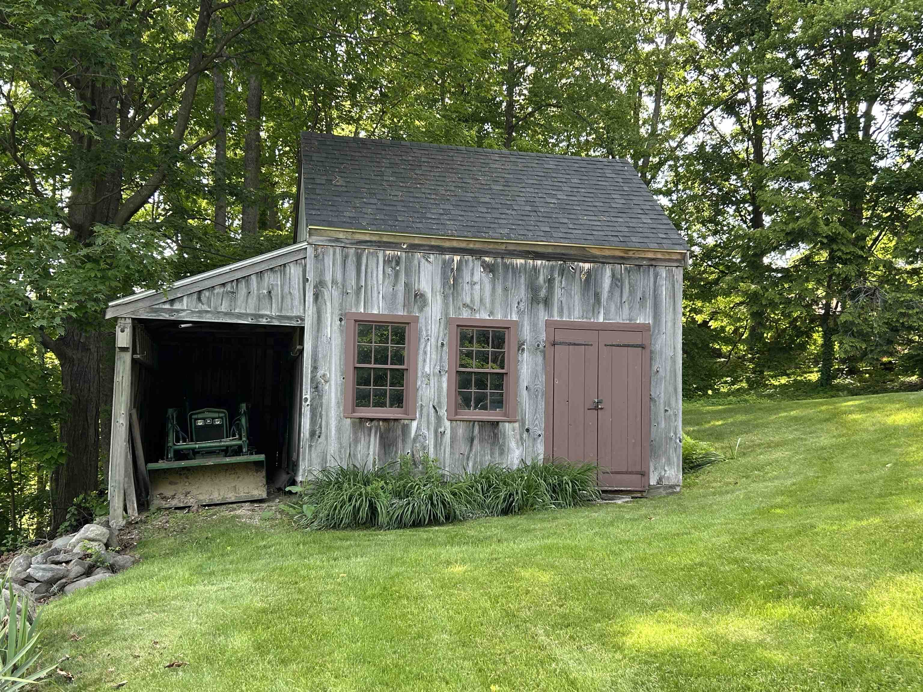 50 Moulton Ridge Rd, Kensington, NH 03833