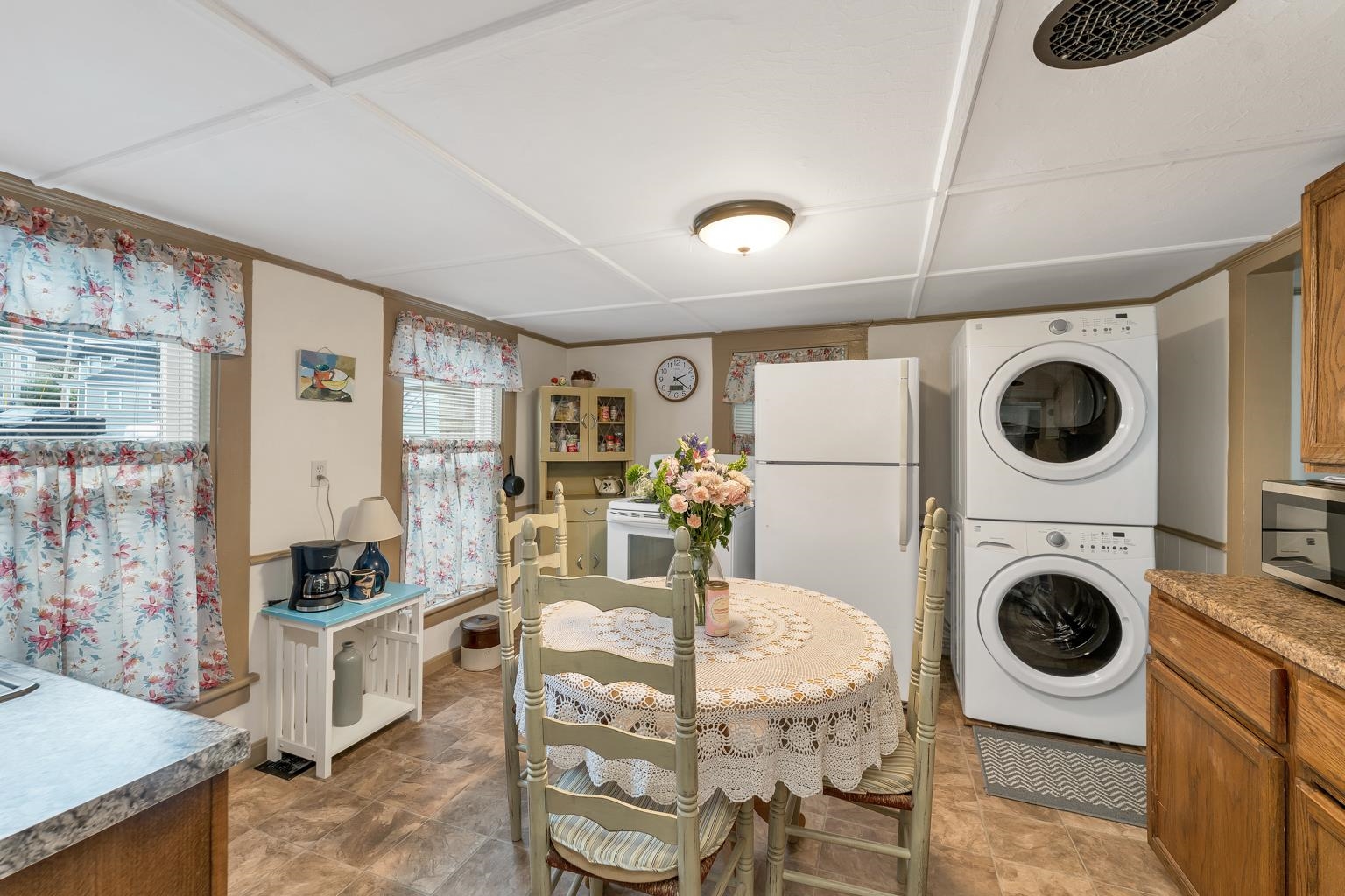 6 Central St, Pembroke, NH 03275