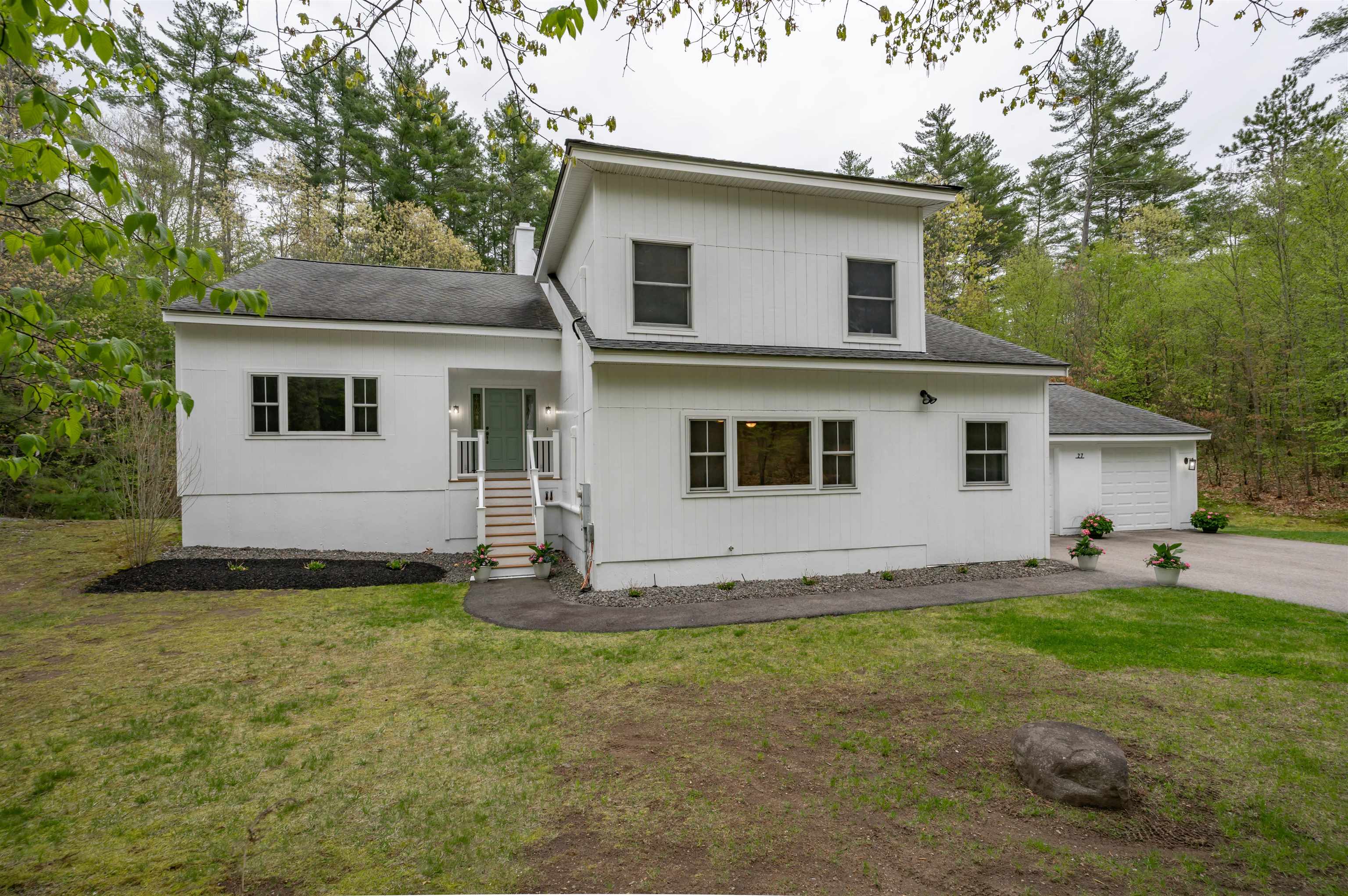27 Pierce Ln, Hollis, NH 03049